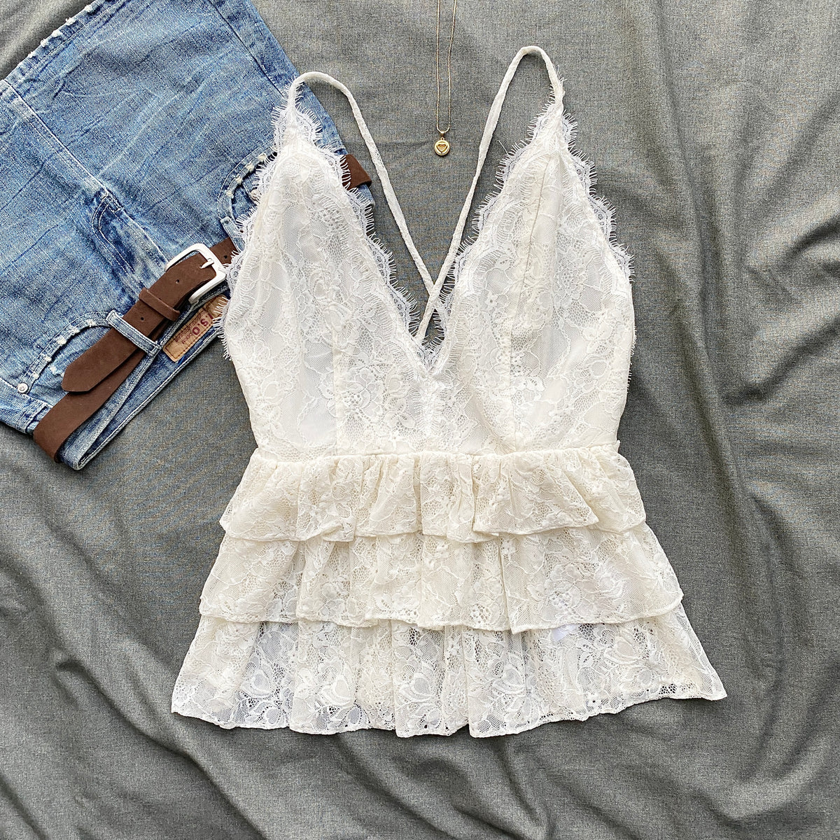 WHITE LACE BABYDOLL TOP (Bust : 38-40, Upper Waist : 32-36)
