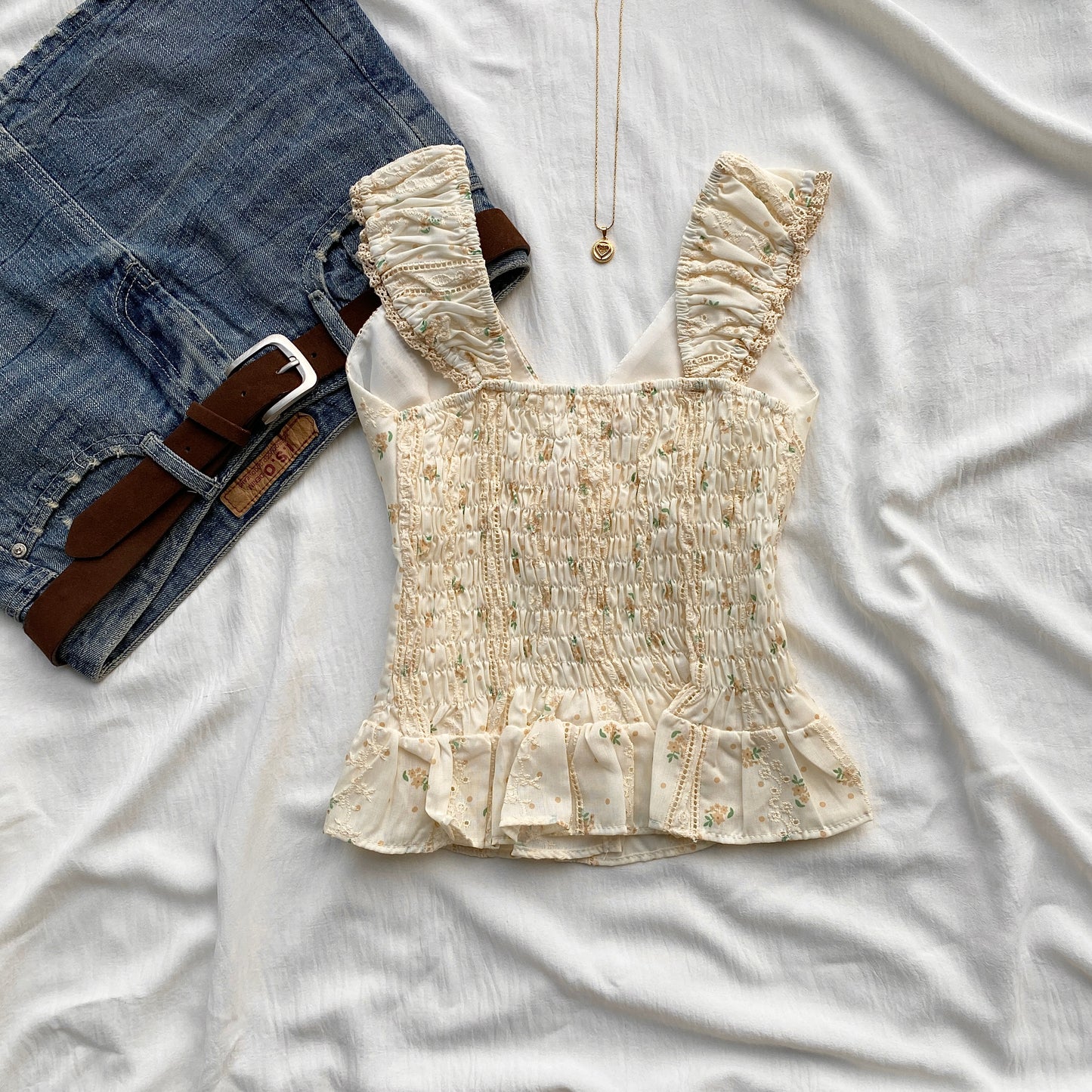 DOTTIE TOP WITH BLUE BUTTONS (Bust : 28-32, Upper Waist : 23-26)