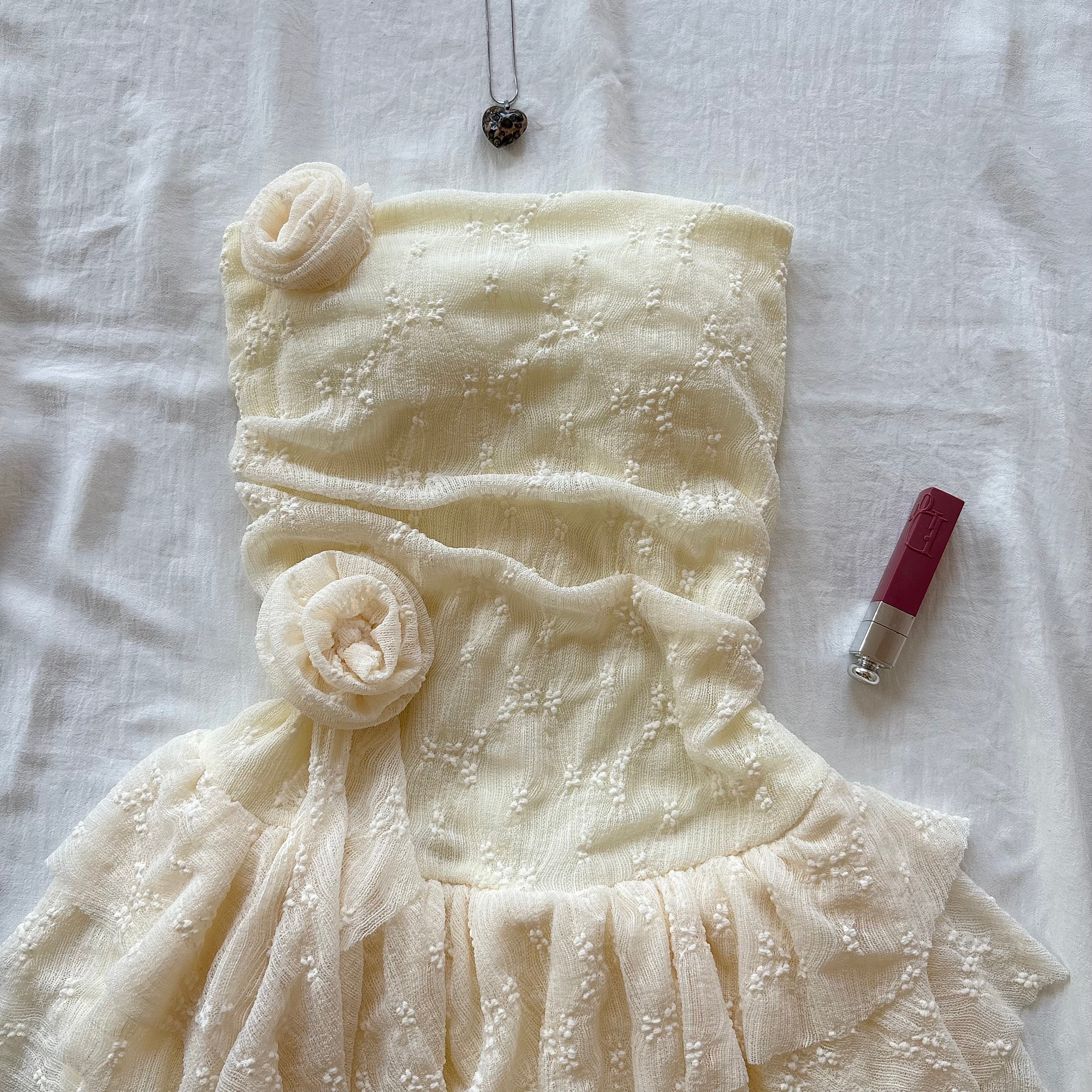 ROSE DRESS IN CREAM (Bust : 28-32, Upper Waist : 22-28)