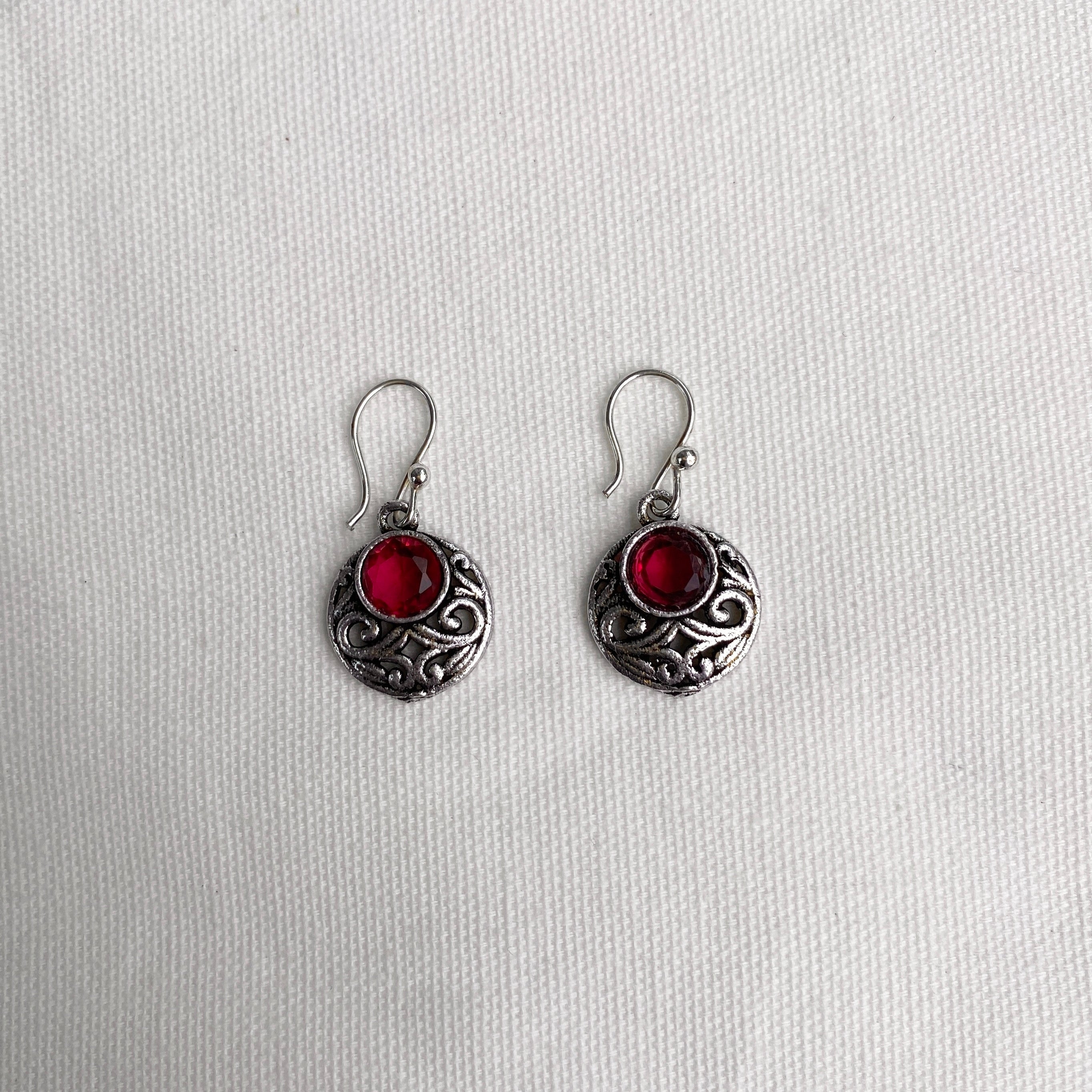 EARRINGS AND NECKLACE SET