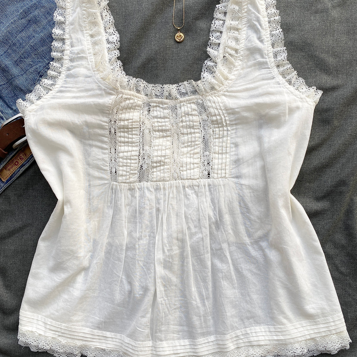 WHITE LACE TOP FROM FREE PEOPLE (Bust : 34-36, Upper Waist : 28-34)