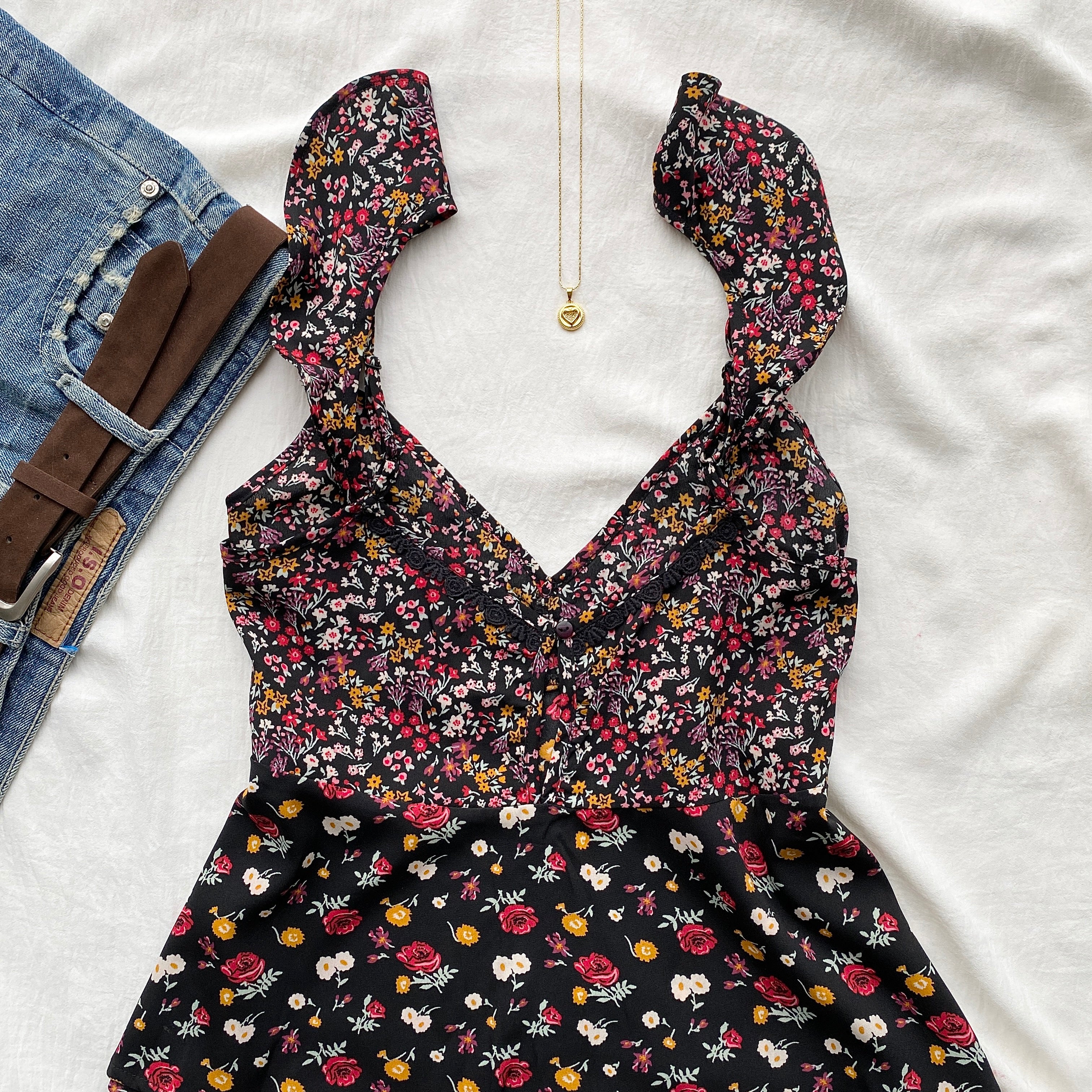 DITSY FLORAL TOP (Sizes available)