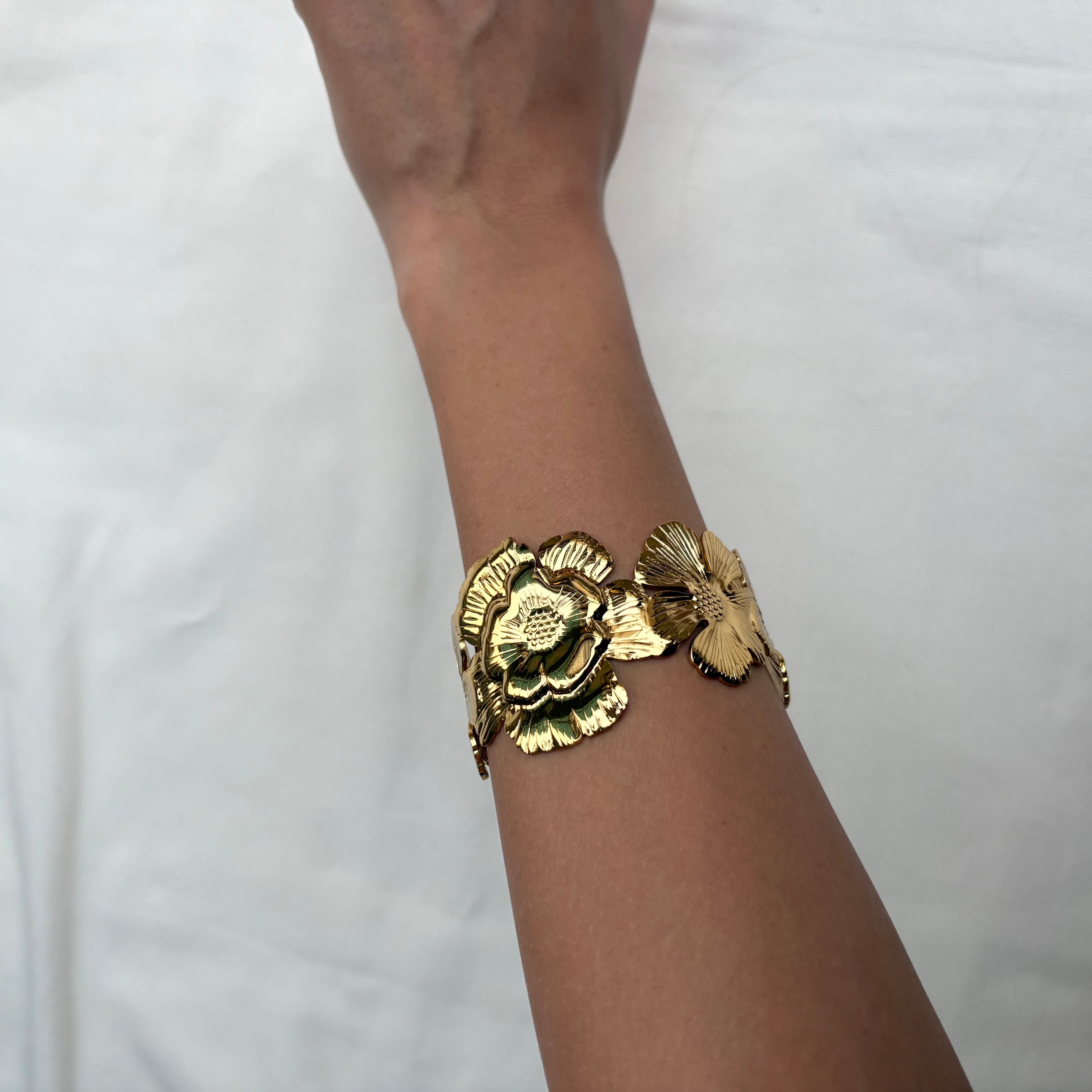 FLOWER GOLD CUFF
