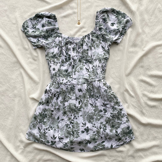 GREEN FLORAL DRESS FROM HOLLISTER (Bust : 30-34, Upper Waist : 25-30)