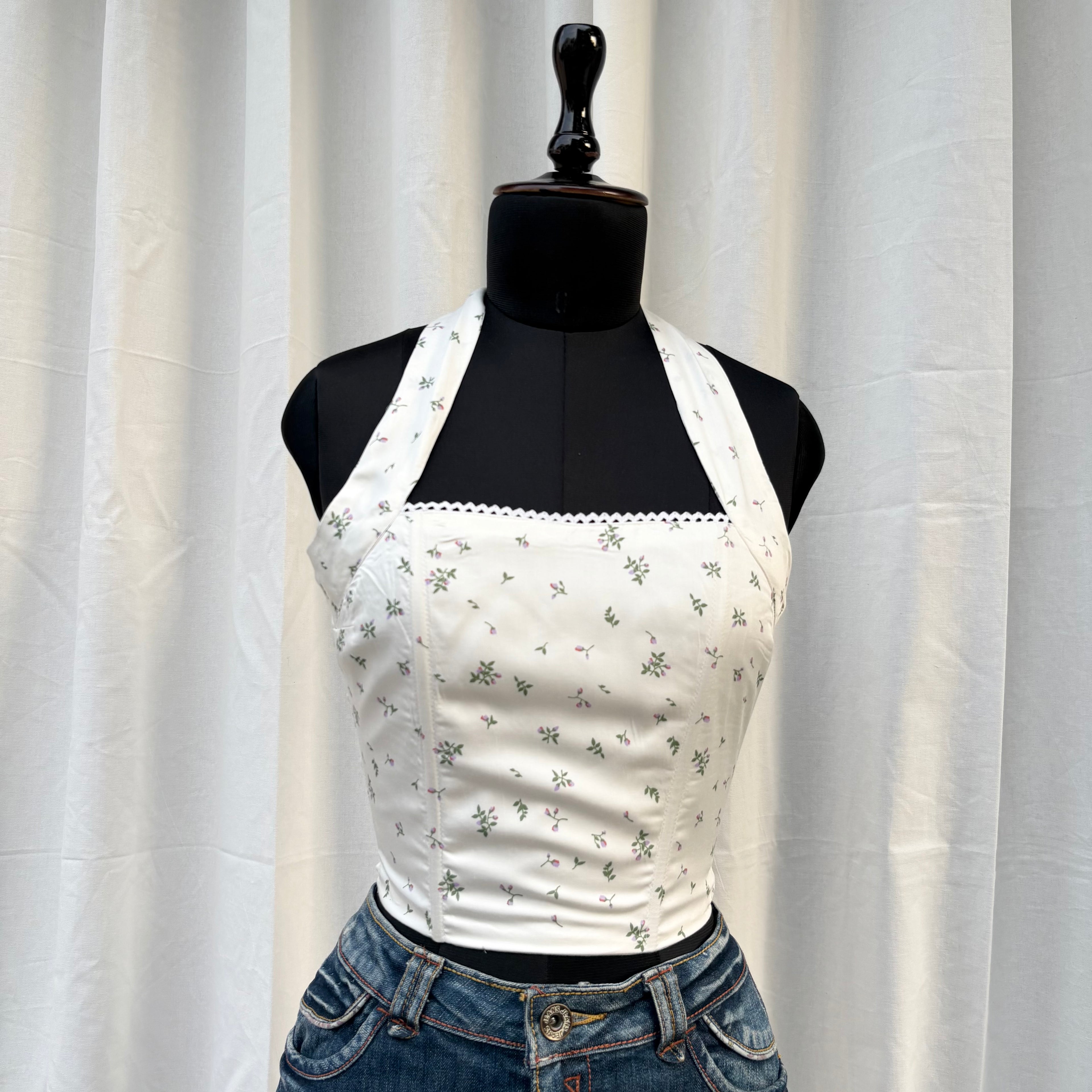 ARANYA in White Floral