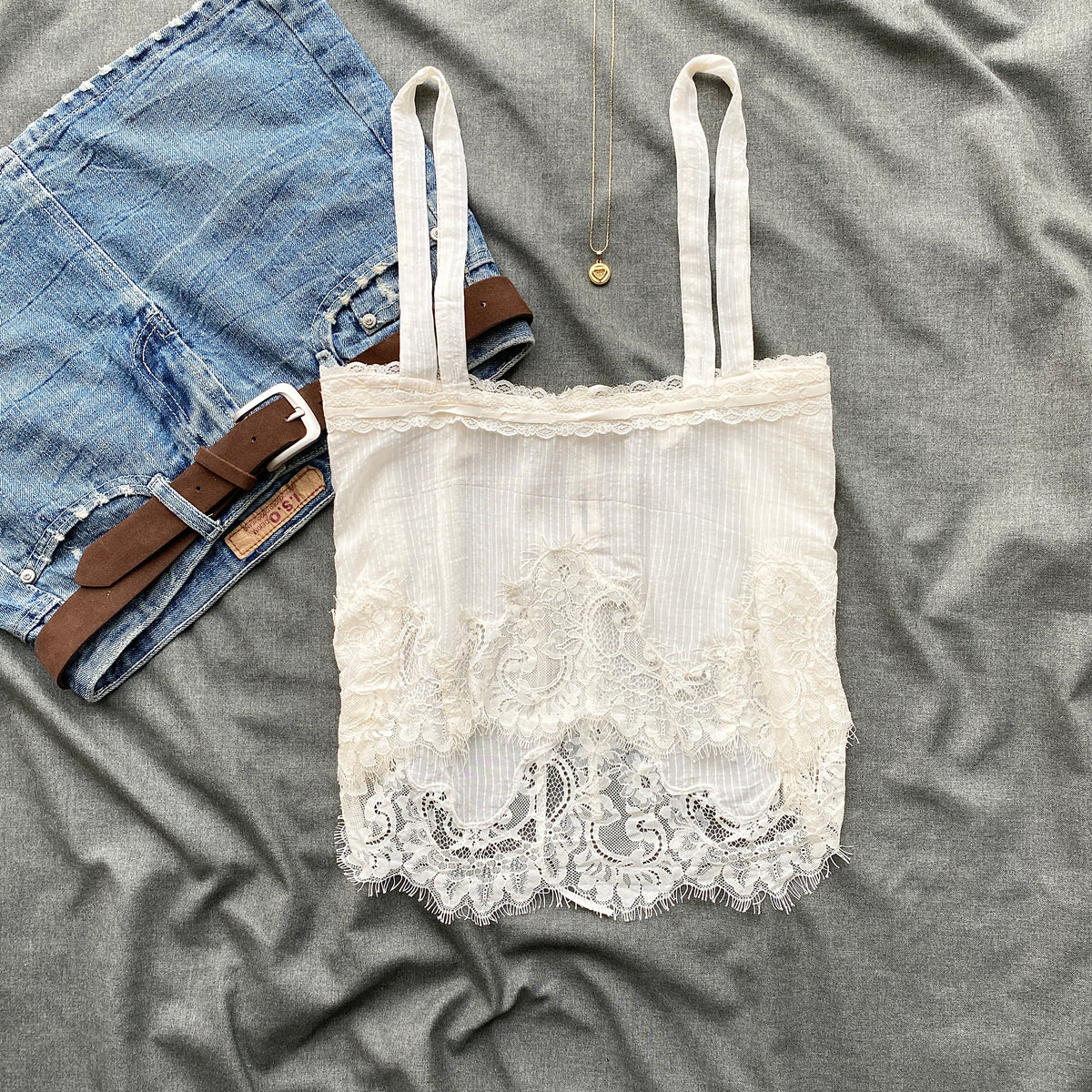 WHITE LACE TOP FROM FREE PEOPLE (Bust : 28-32, Upper Waist : 24-28)