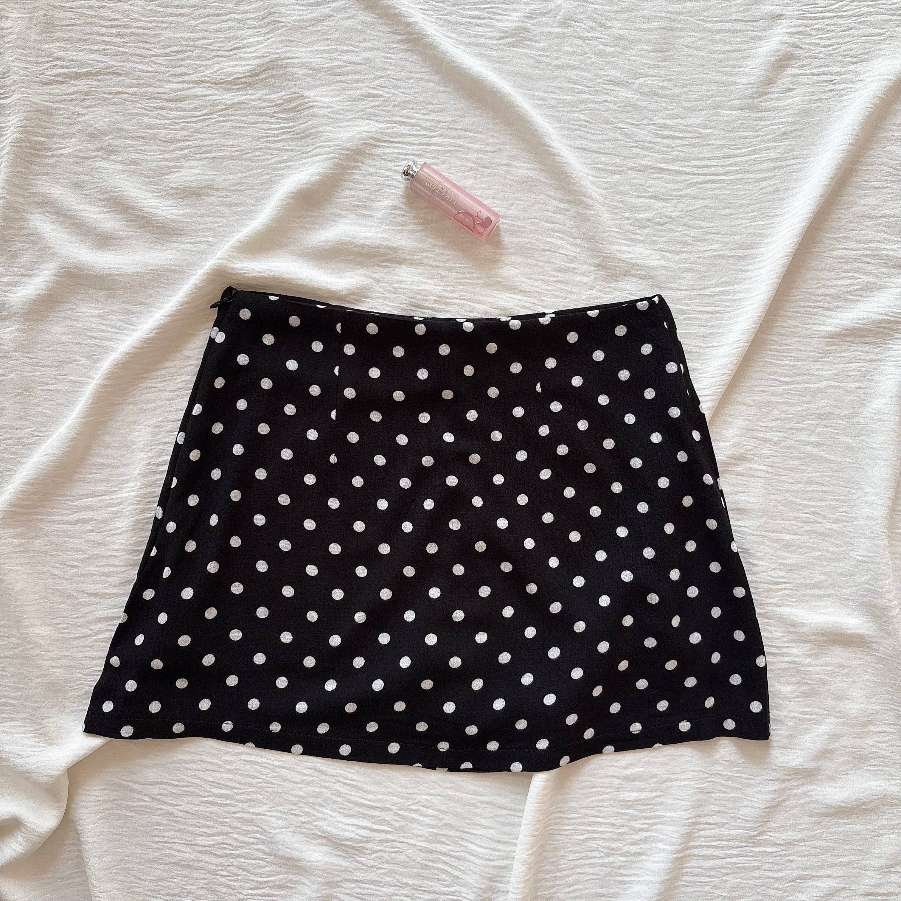 MINI POLKA DOT SKIRT IN BLACK (Waist : 24-26)