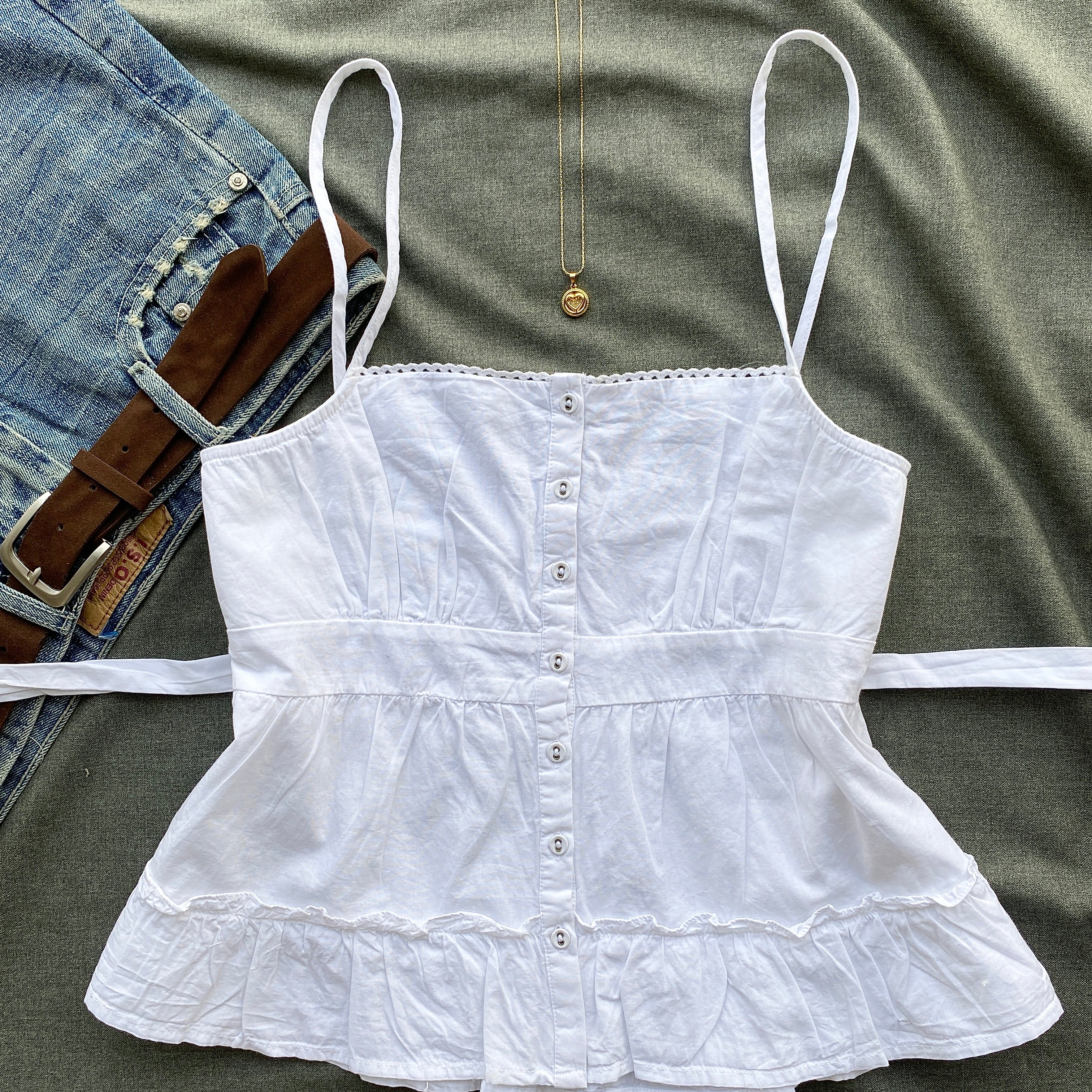 WHITE BUTTON DOWN TOP (Bust : 34-36, Upper Waist : 28-30)
