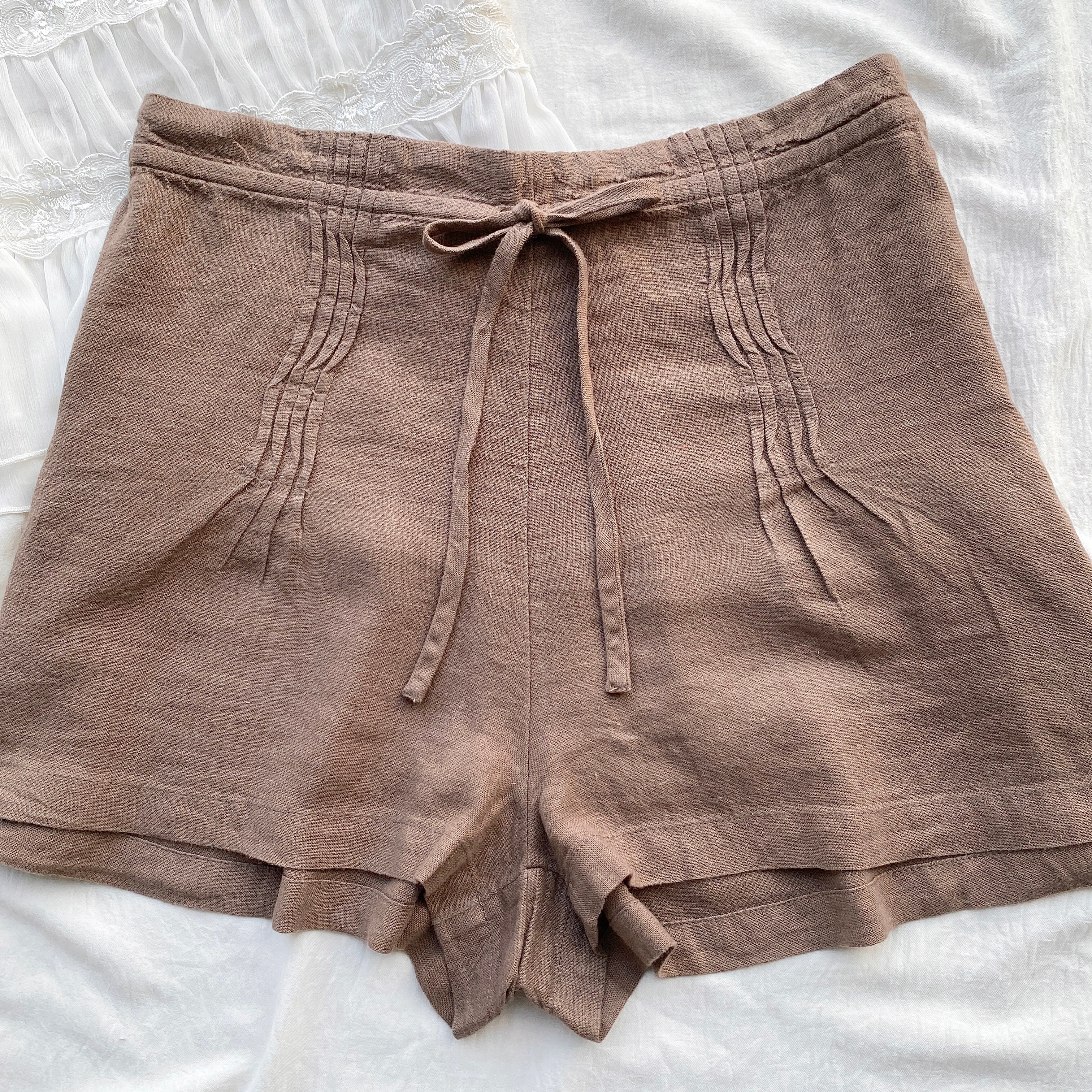 BROWN LINEN SHORTS (Waist : 30-32)
