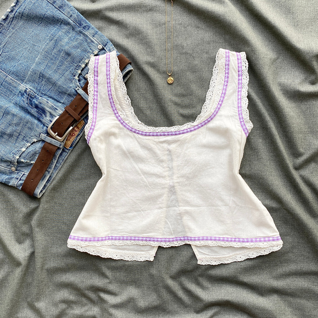 WHITE TOP WITH GINGHAM DETAILING (Bust : 32-34, Upper Waist : 26-28)