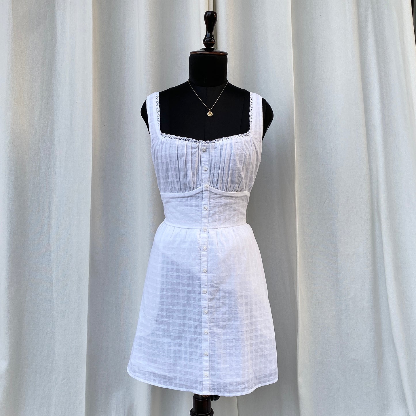 WHITE DRESS FROM HOLLISTER (Bust : 34-36, Upper Waist : 28-34)