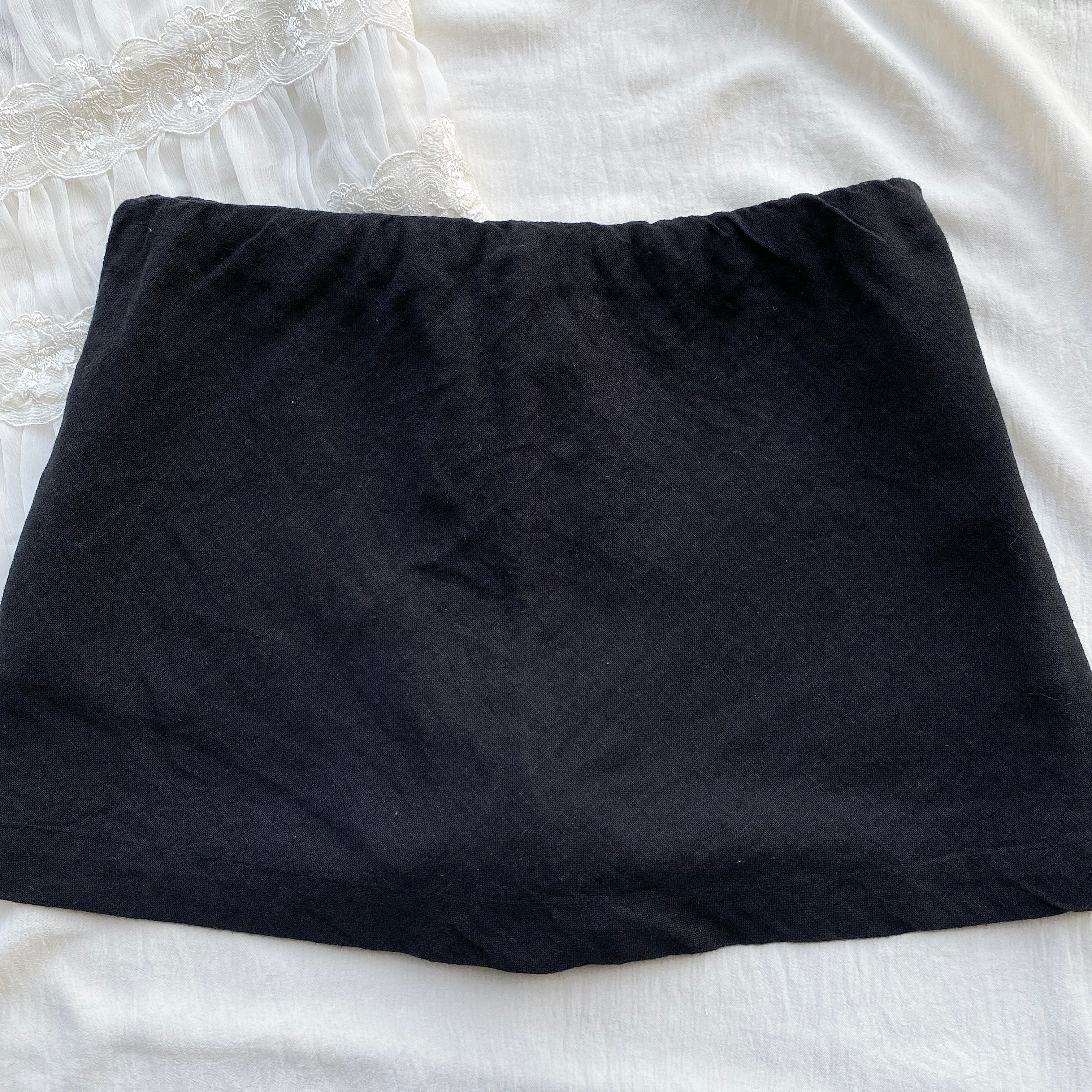 BLACK MINI SKIRT FROM FREE PEOPLE (XS)