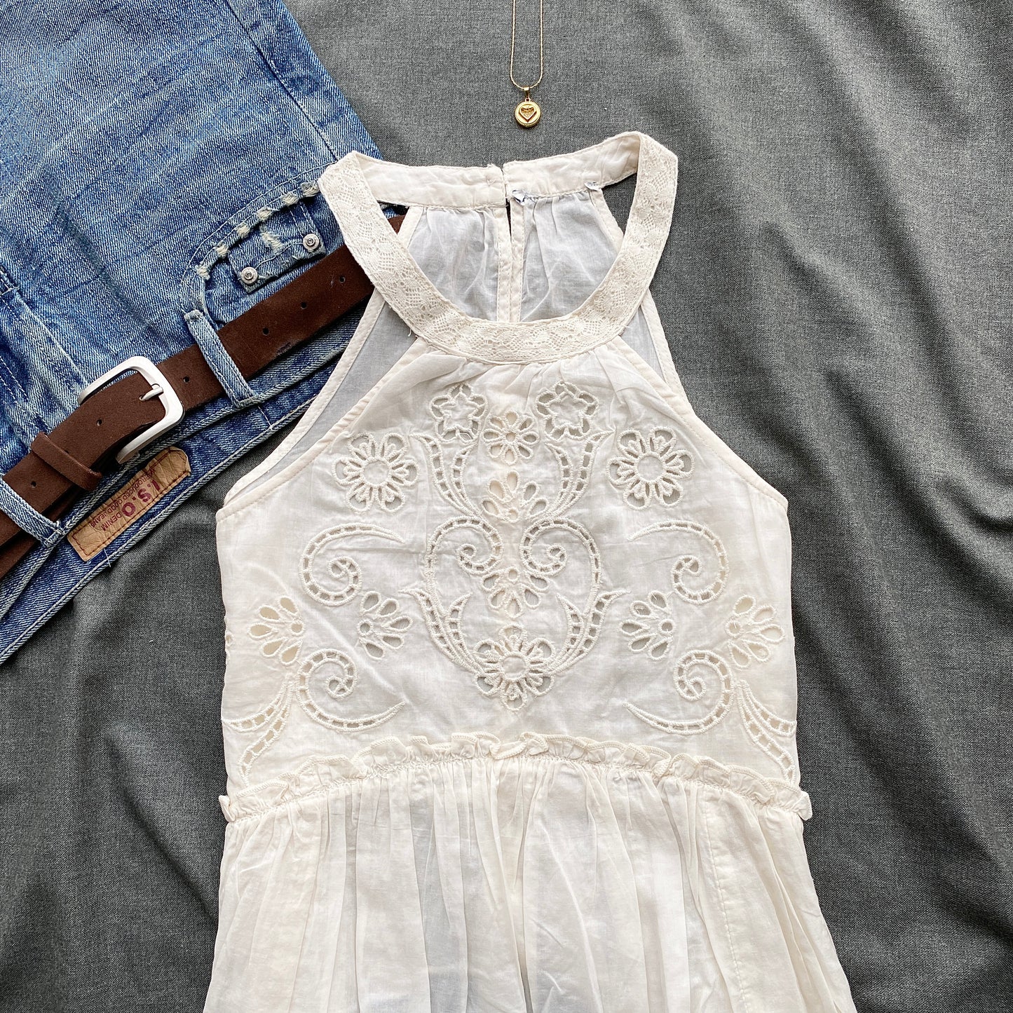 EYELET TOP FROM AMERICAN EAGLE (Two sizes)