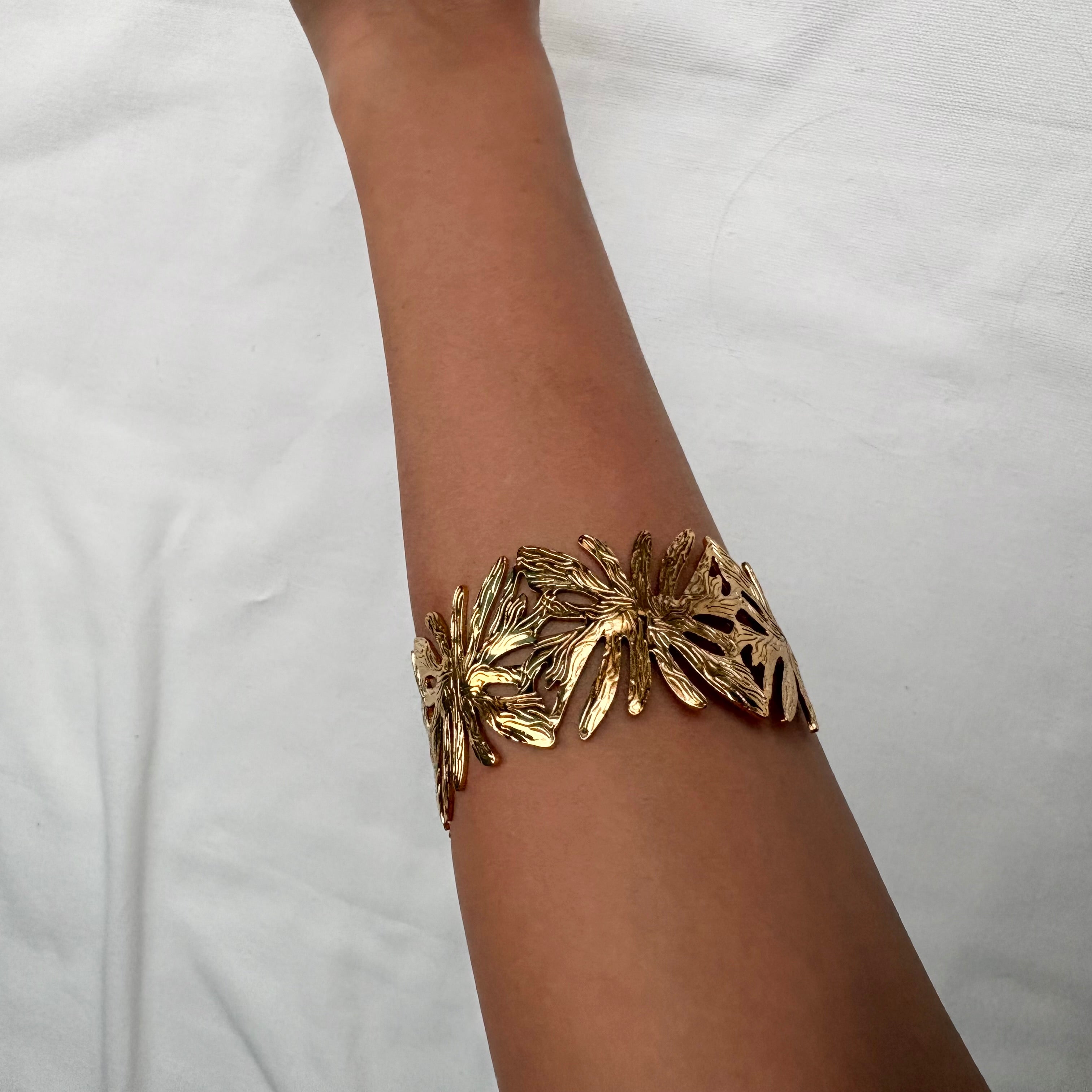 LEAF GOLD CUFF