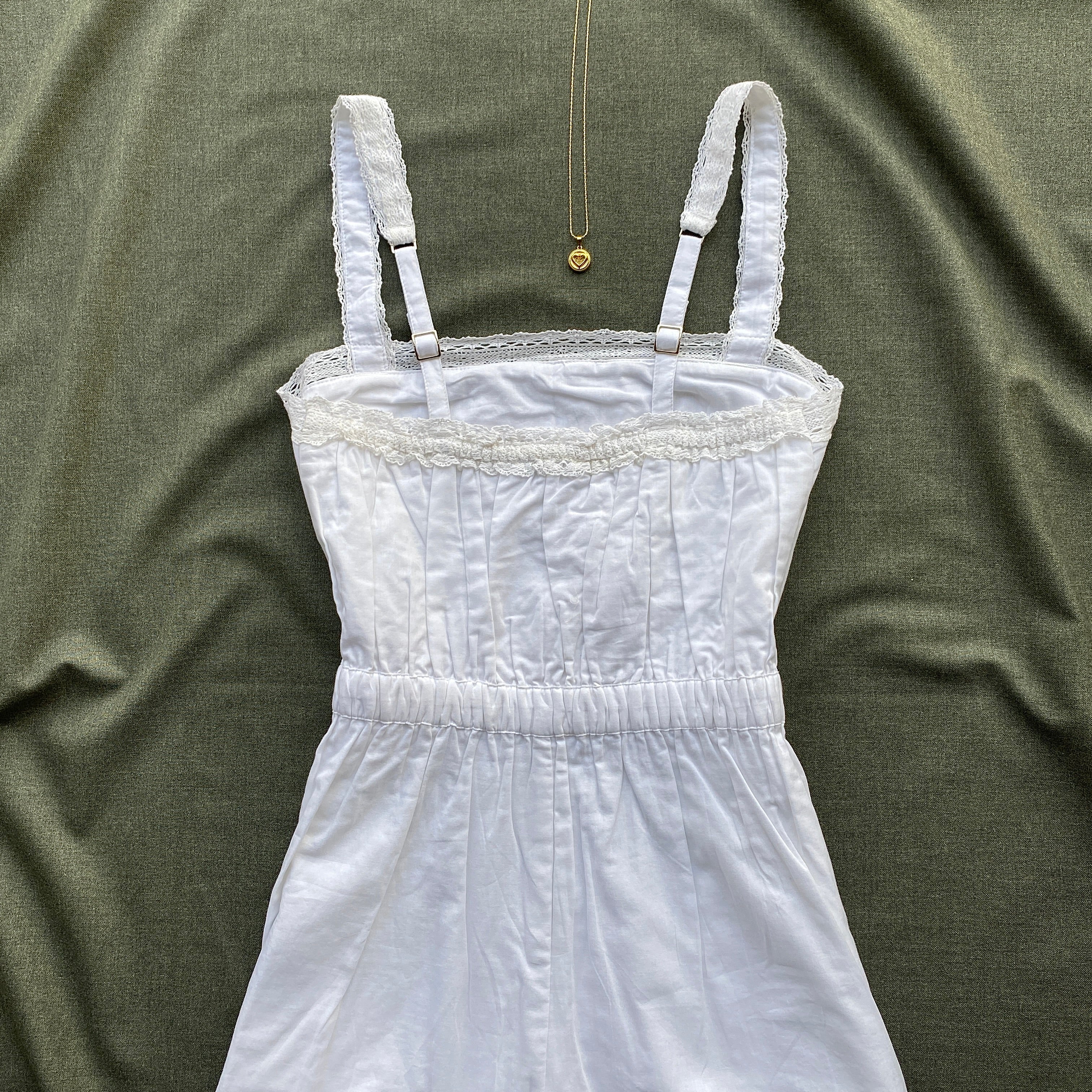 WHITE ROMPER FROM ABERCROMBIE (Bust : 28-32, Upper Waist : 23-26)