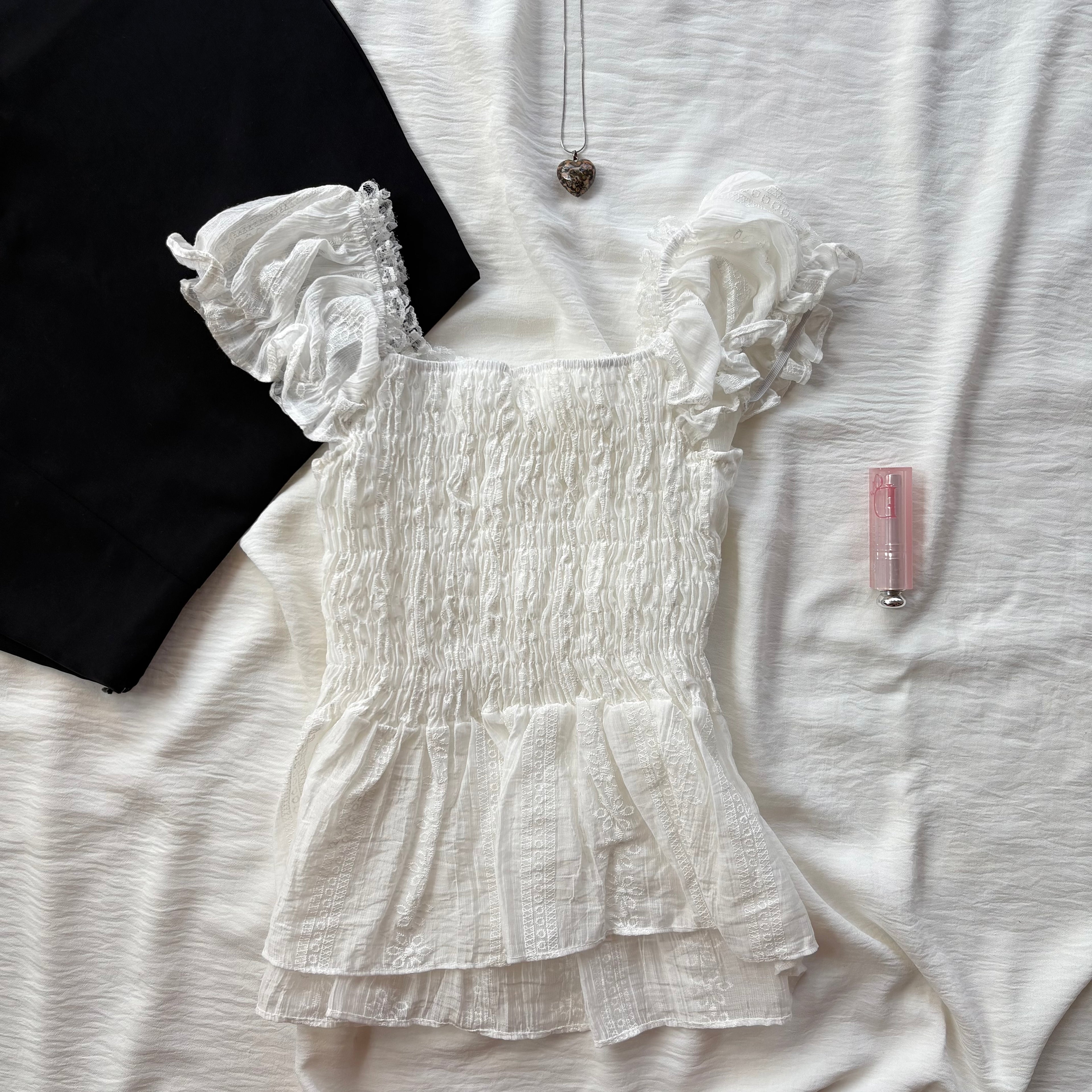 WHITE TOP (Bust : 28-34, Upper Waist : 24-28)