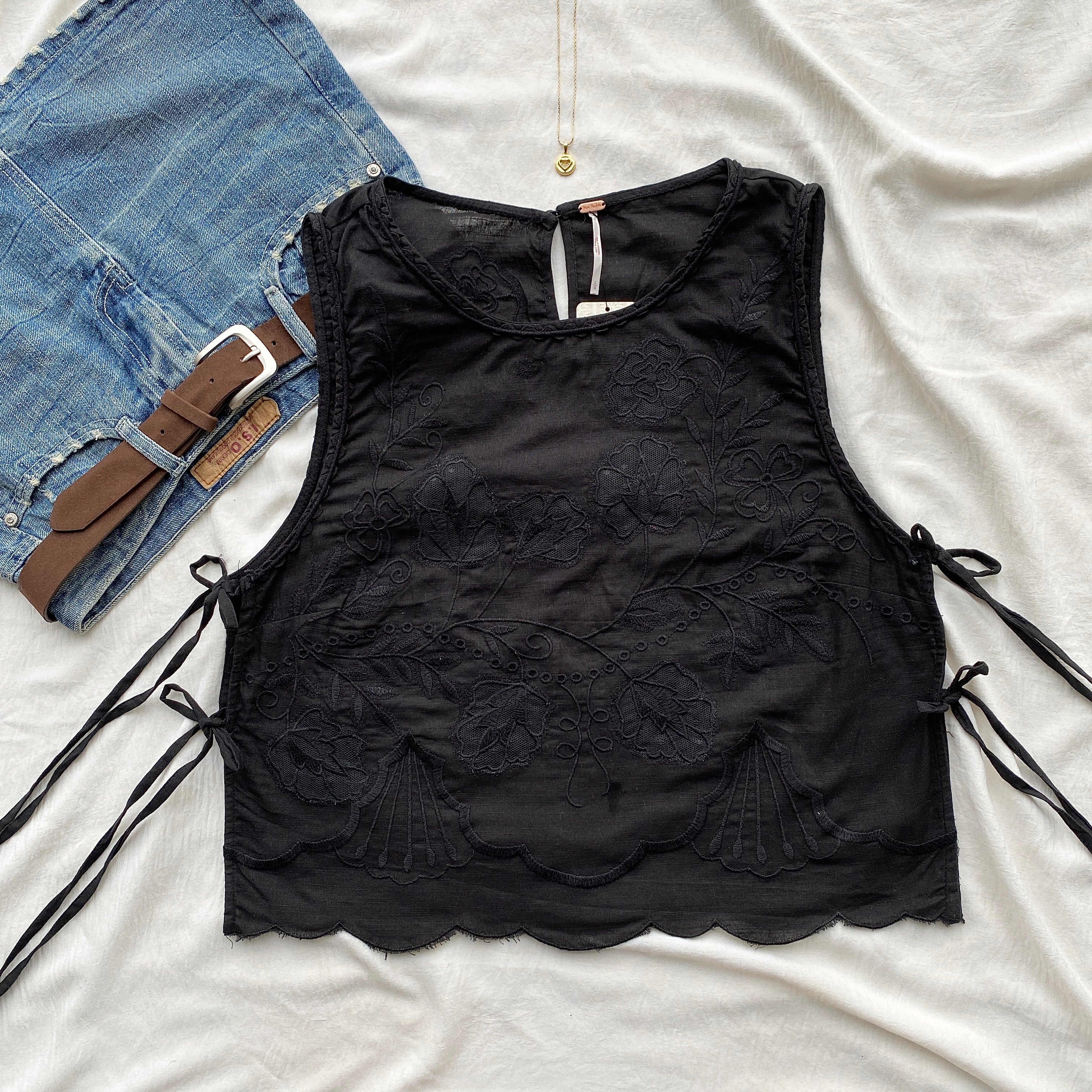 BLACK TOP (Bust : 36-38, Upper Waist : 30-34)