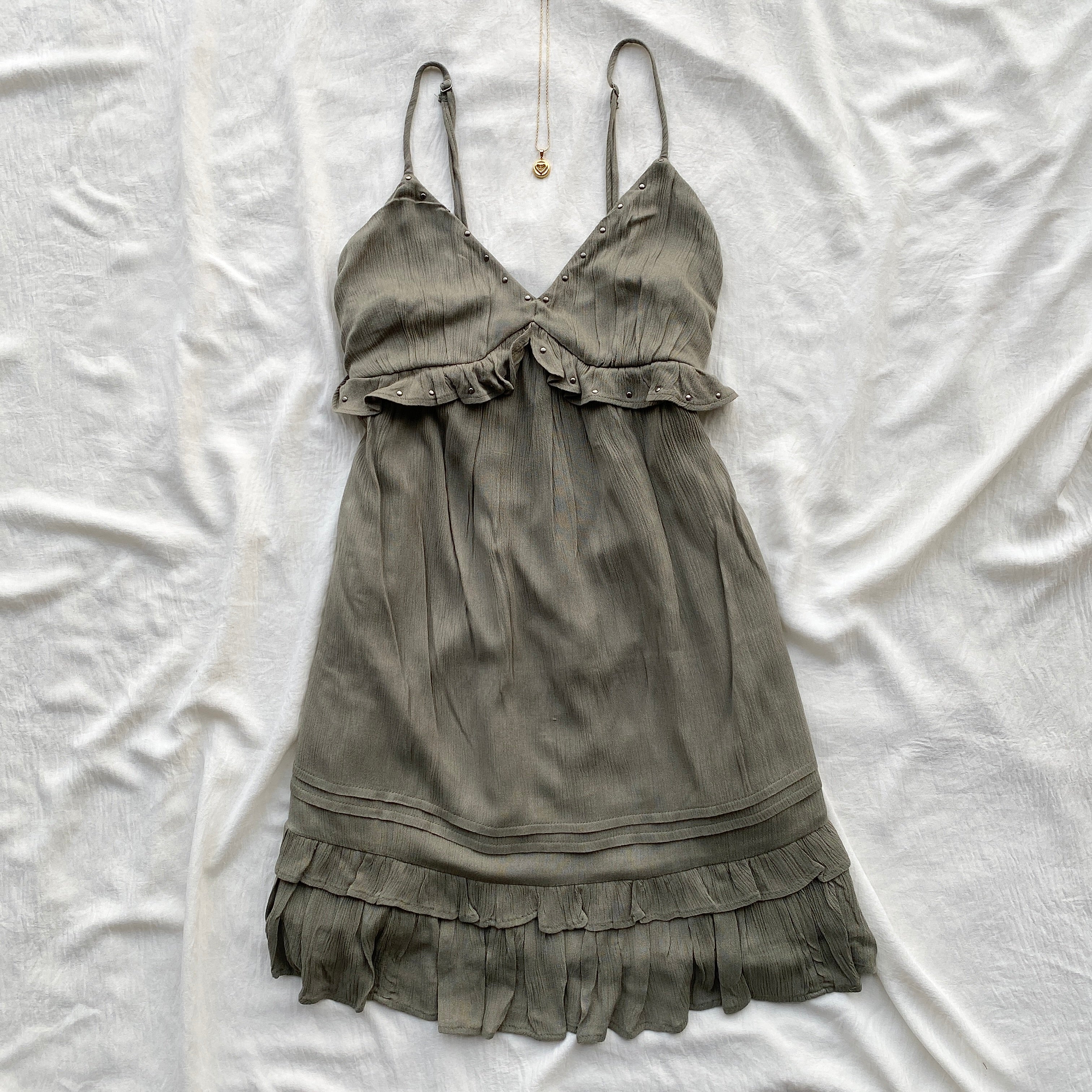 OLIVE GREEN STUDDED DRESS FROM HOLLISTER (Bust : 30-32, Upper Waist : 24-28)