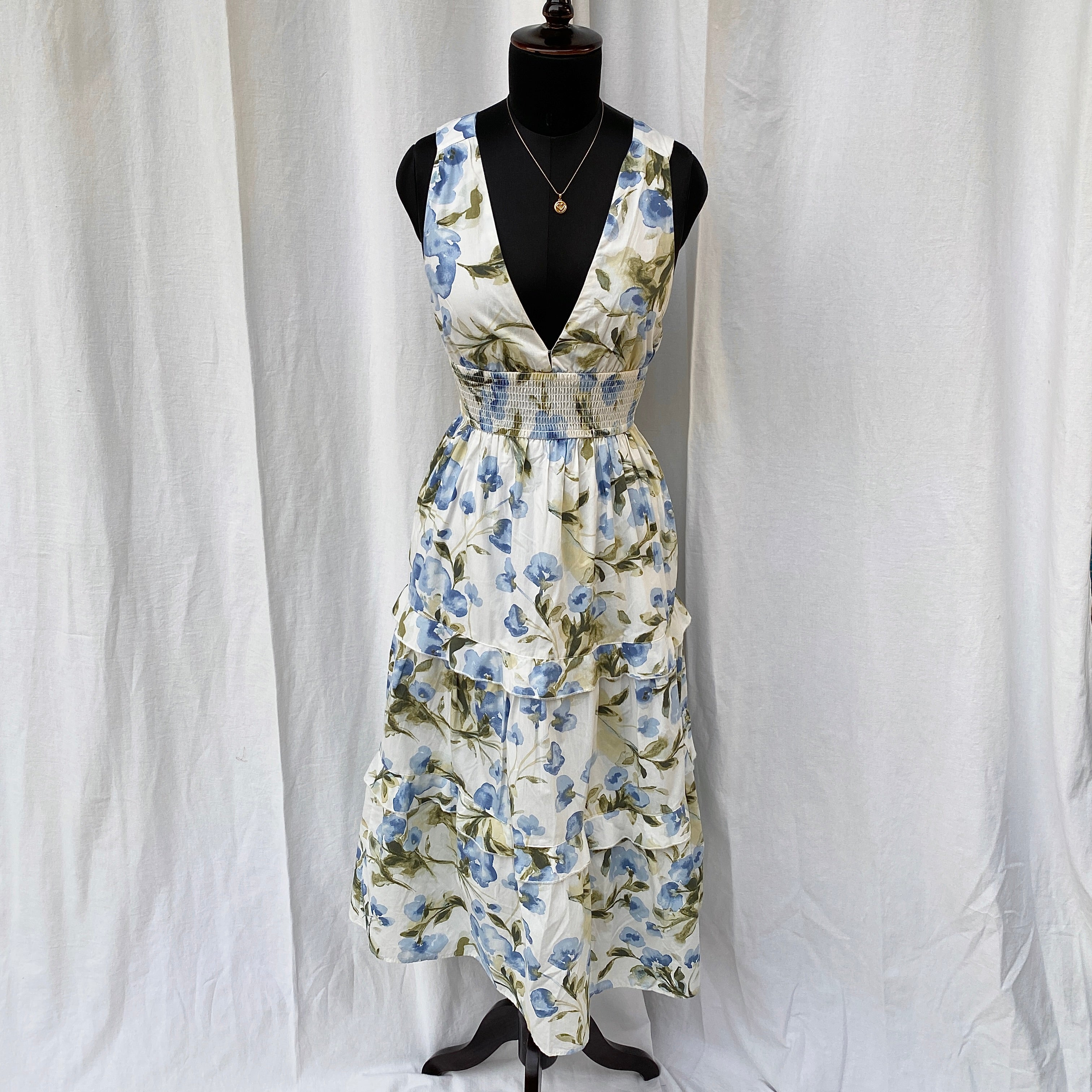 BLUE FLORAL DRESS FROM ABERCROMBIE AND FITCH (Bust : 30-34, Upper Waist : 23-28)