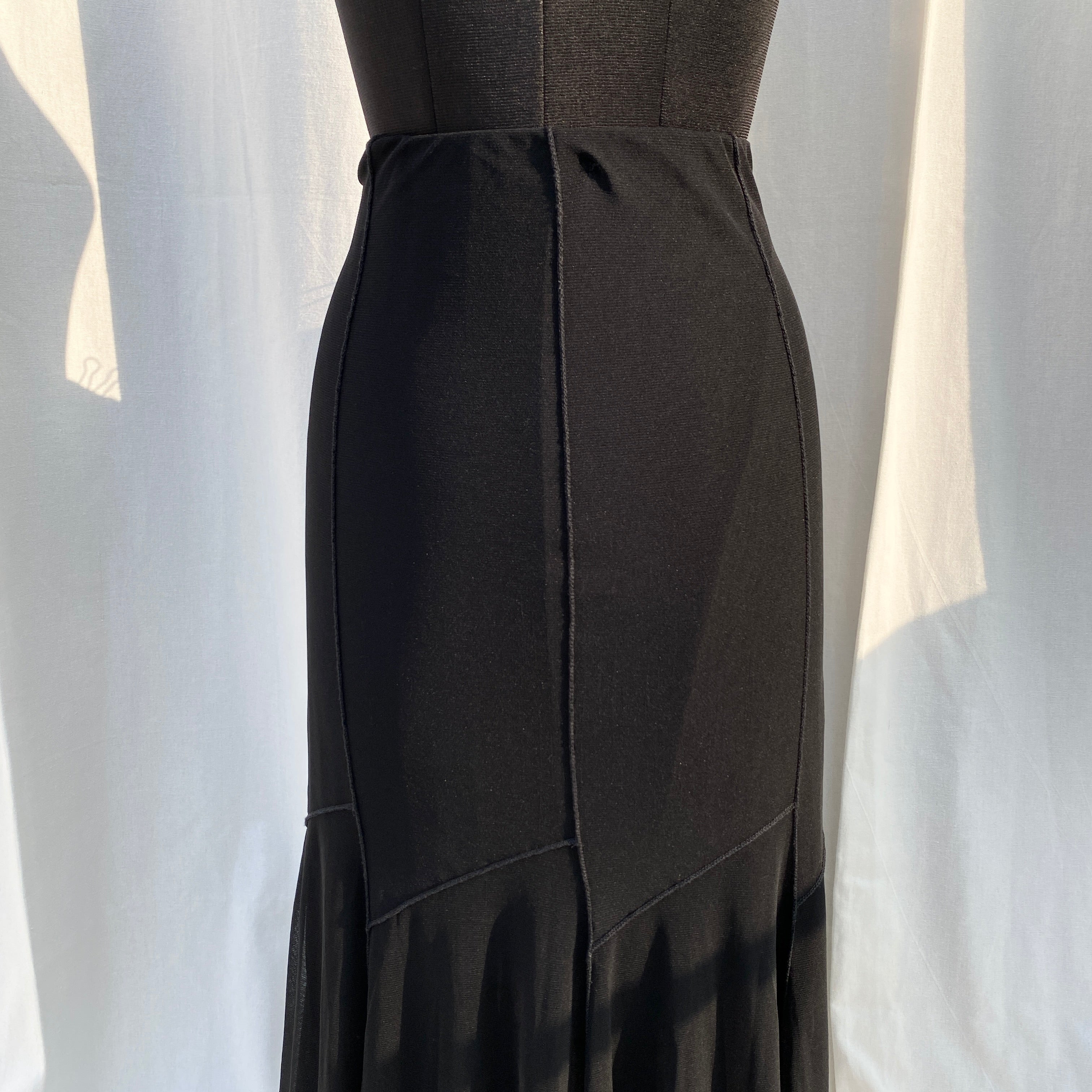 BLACK SKIRT (Waist : 30-36)