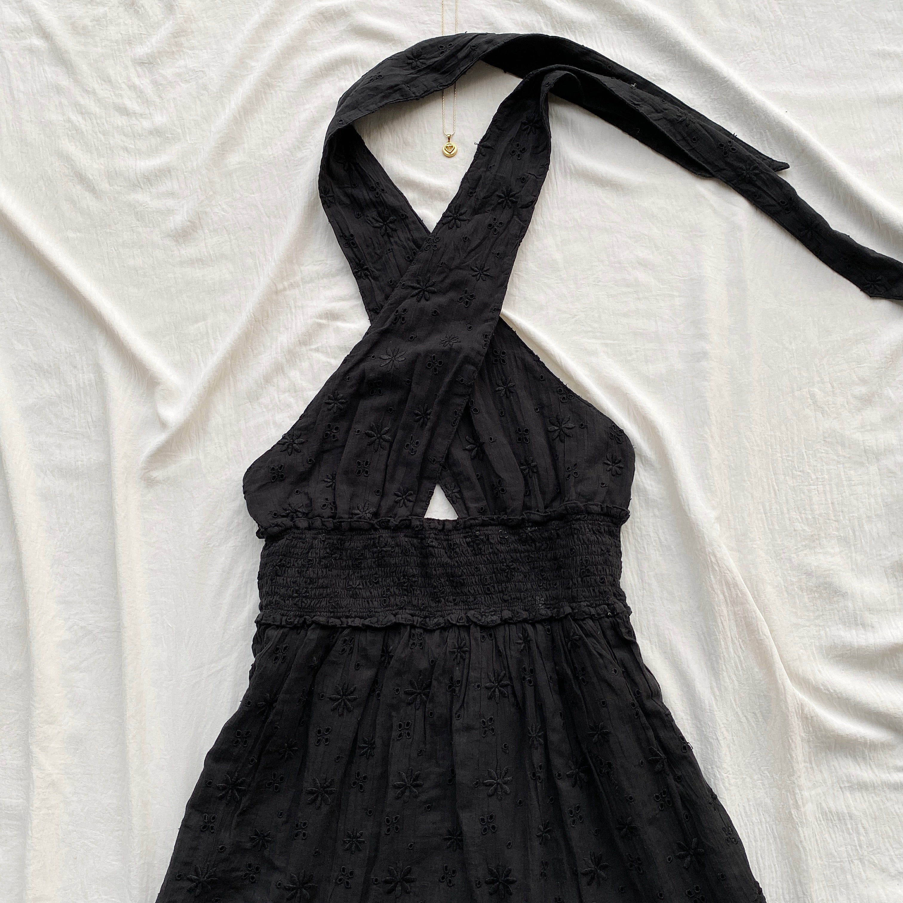 BLACK EYELET HALTER DRESS (Bust : 34-36, Upper Waist : 28-34)