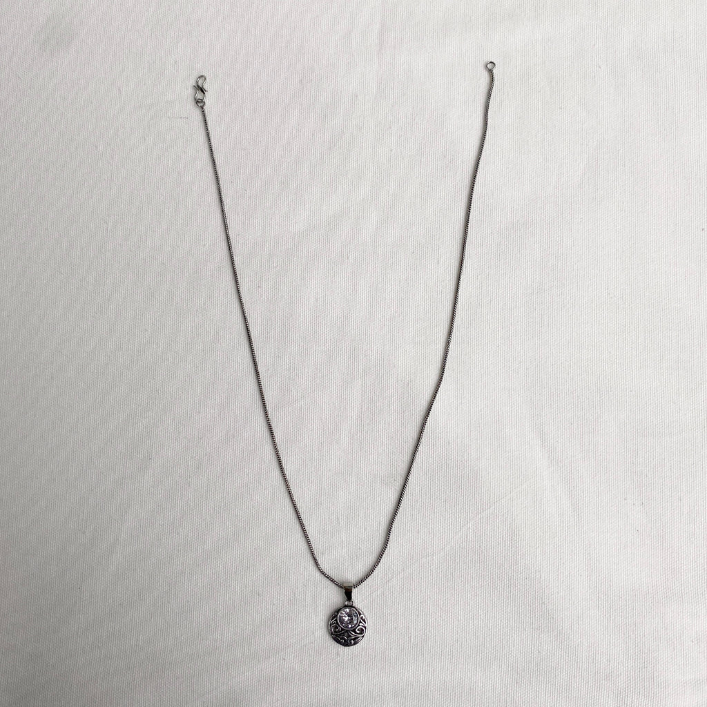 EARRINGS AND NECKLACE SET