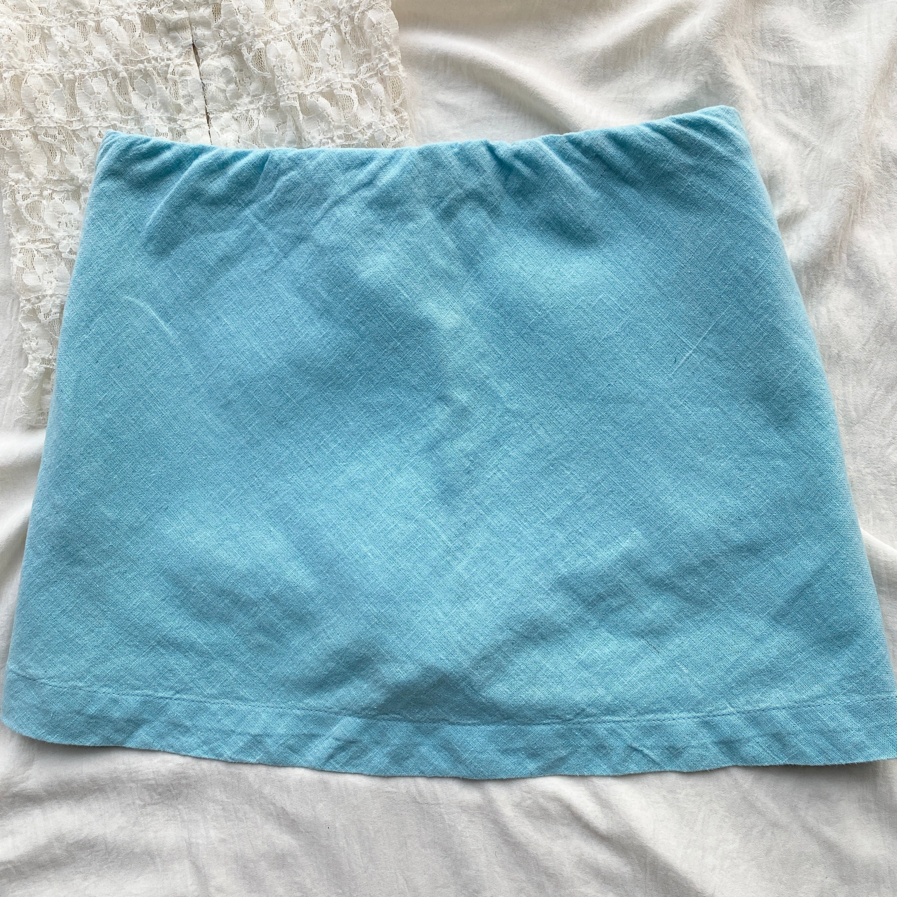 BLUE LINEN SKIRT FROM FREE PEOPLE (Waist : 28-32)