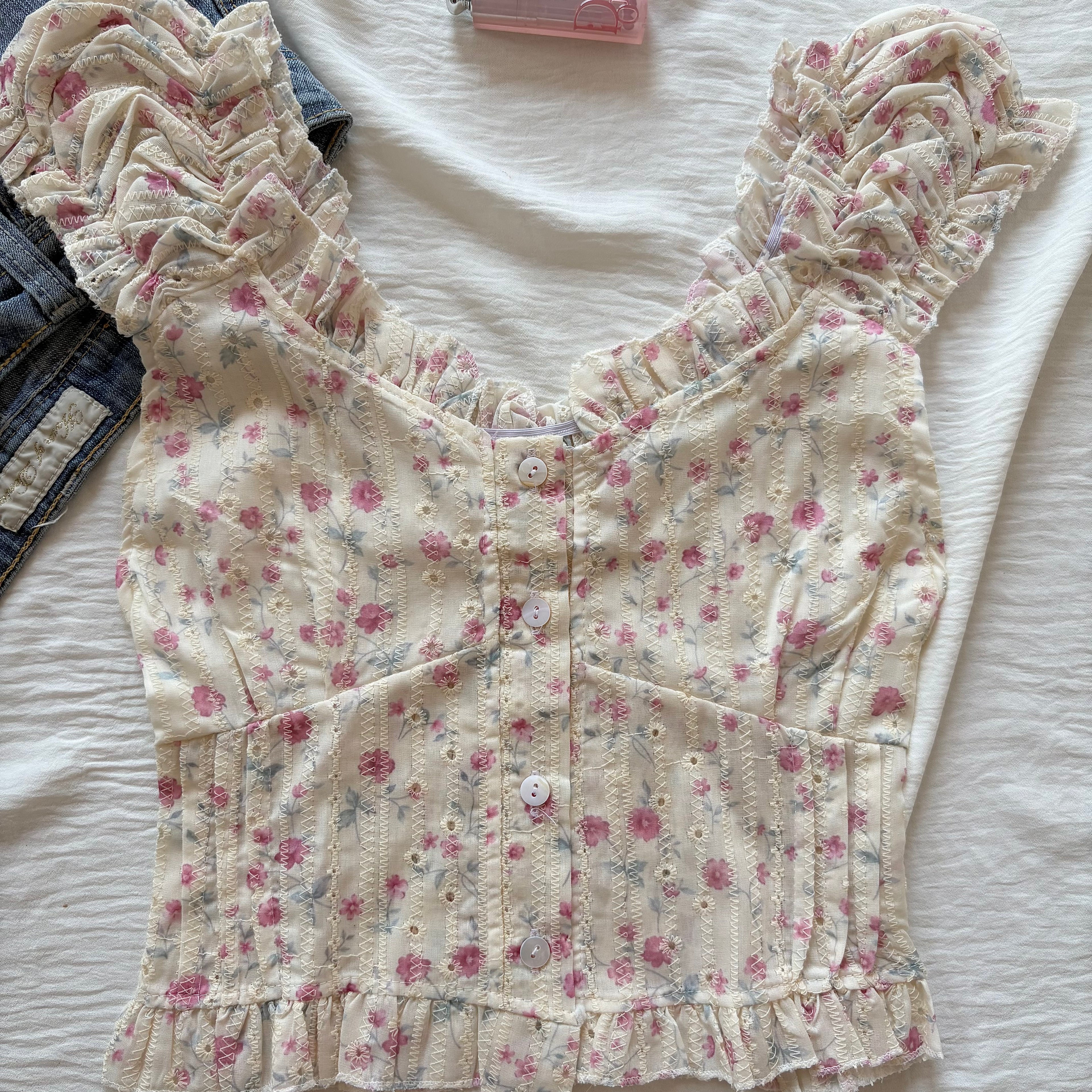 FLORAL TOP IN BUTTER YELLOW (Bust : 28-32, Upper Waist : 24-28)