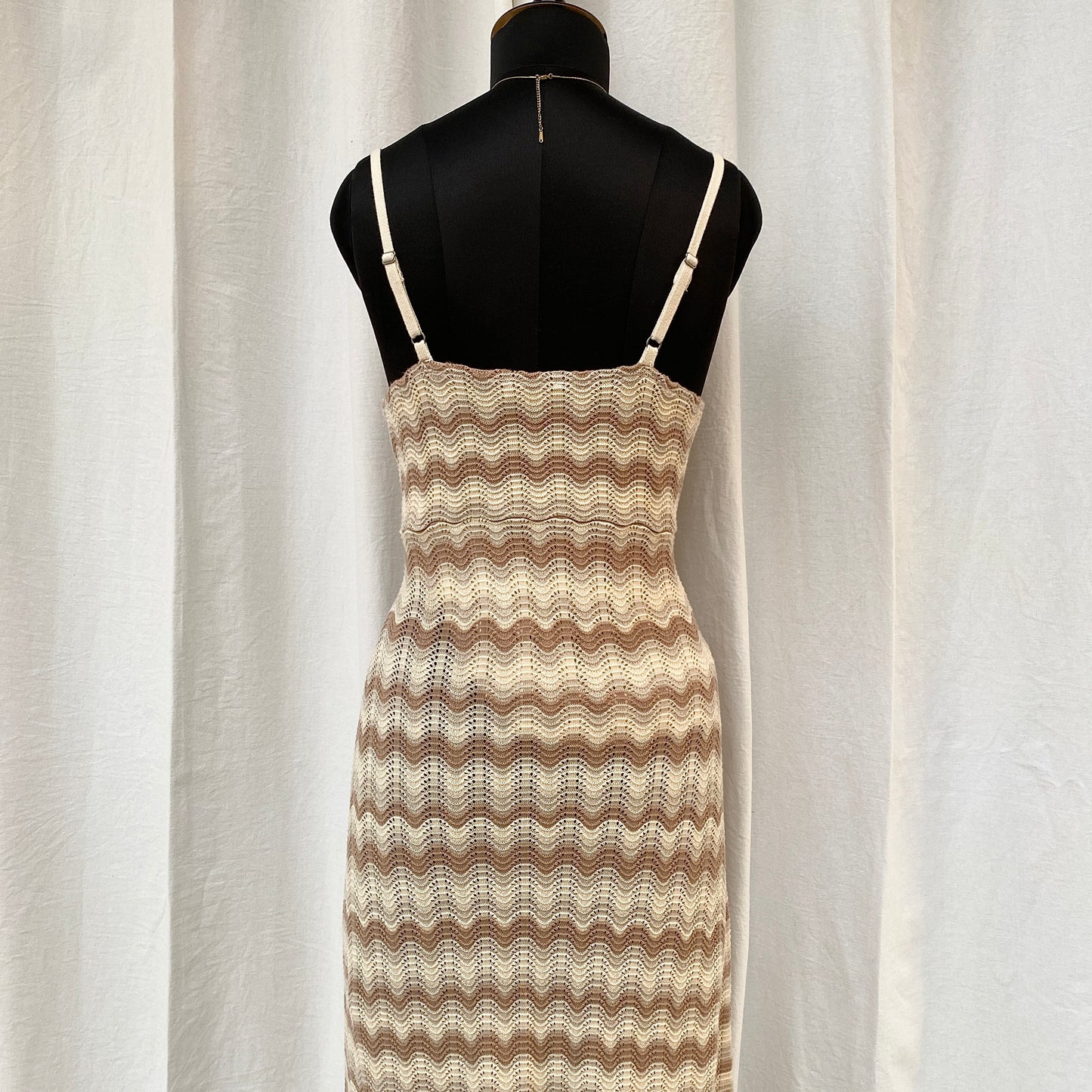 BROWN CROCHET DRESS FROM HOLLISTER (Bust : 34-36, Upper Waist : 28-34)