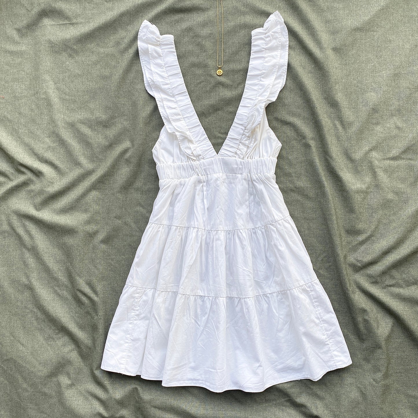 WHITE DRESS FROM FROM KIMCHI BLUE (Bust : 28-32, Upper Waist : 24-28)