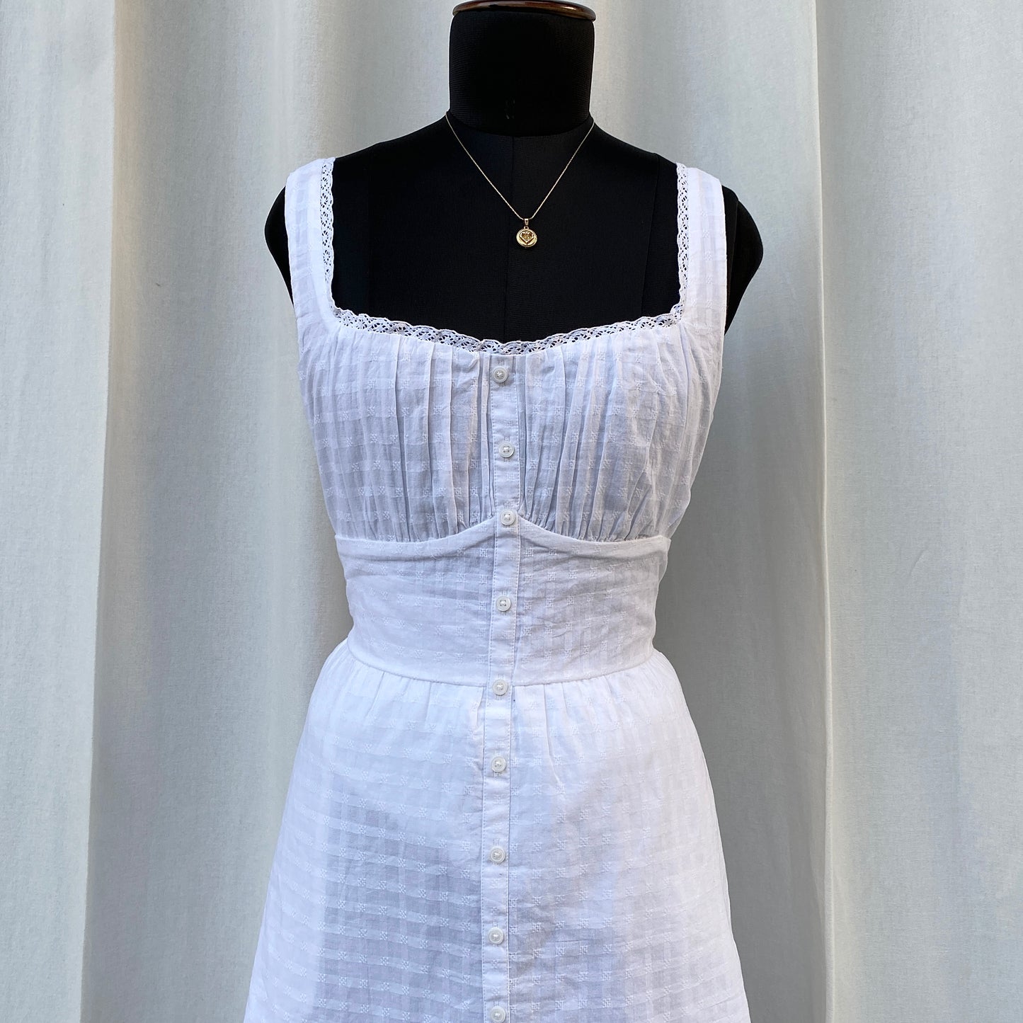 WHITE DRESS FROM HOLLISTER (Bust : 34-36, Upper Waist : 28-34)