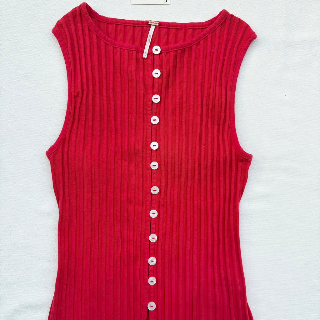 RED TOP FROM FREE PEOPLE (Bust : 28-34, Upper Waist : 24-28)
