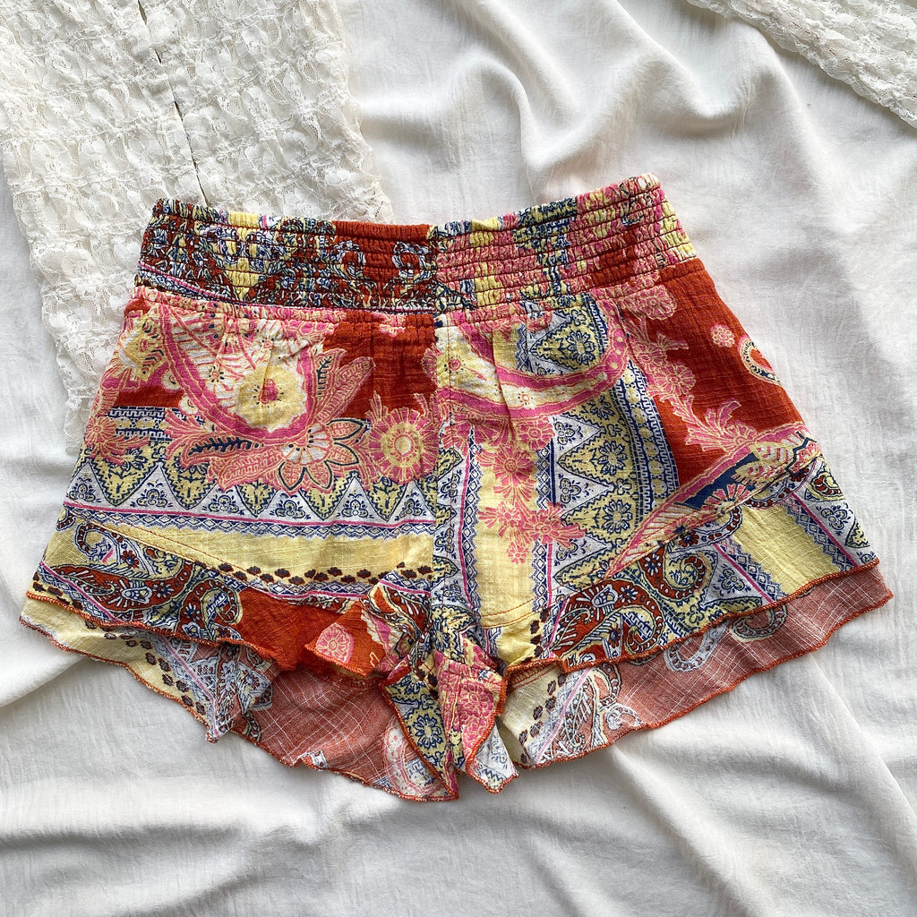 ORANGE COTTON SHORTS FROM URBAN OUTFITTERS (Waist : 28-34)