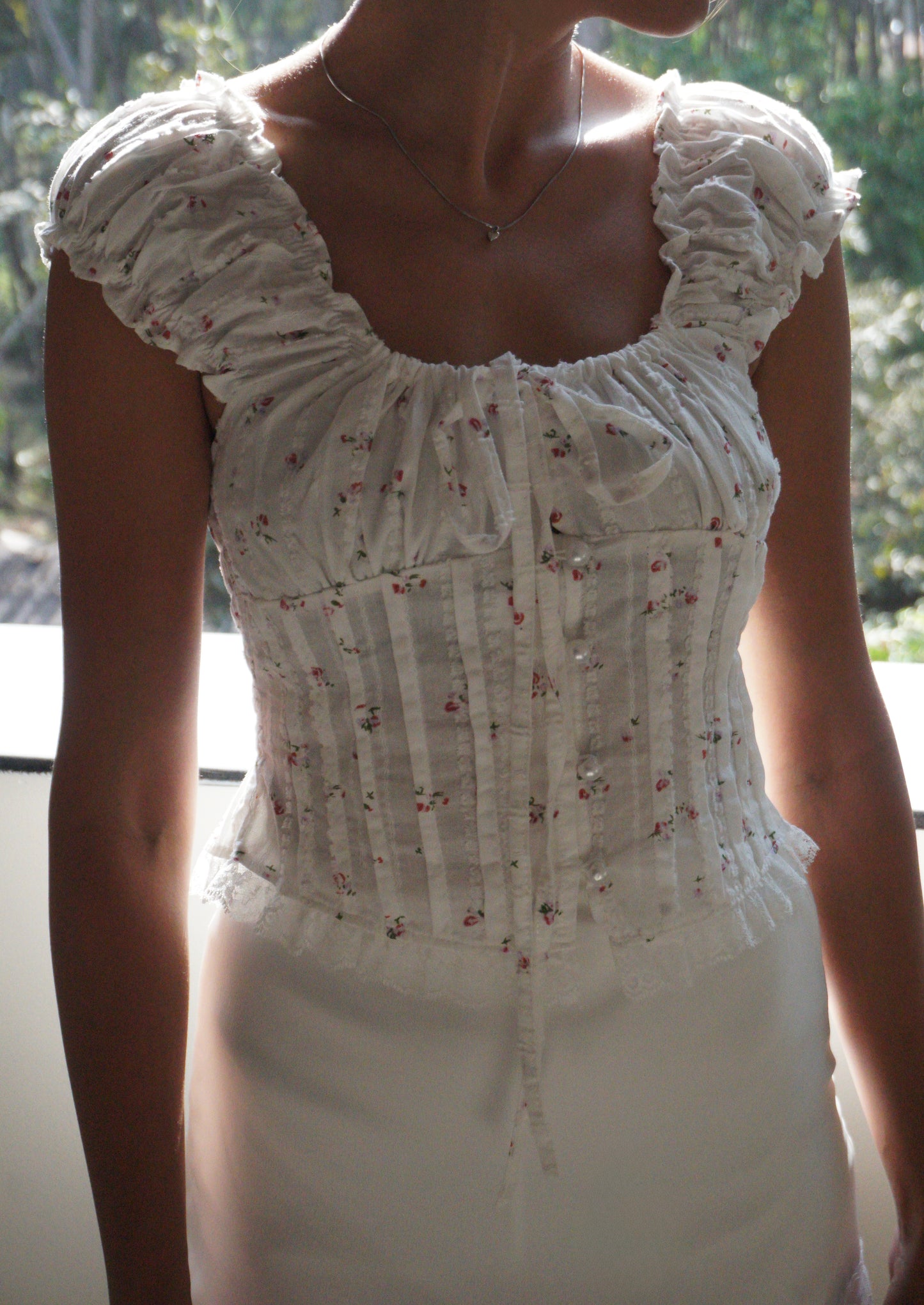 WHITE FLORAL TOP (Bust : 28-34, Upper Waist : 24-28)