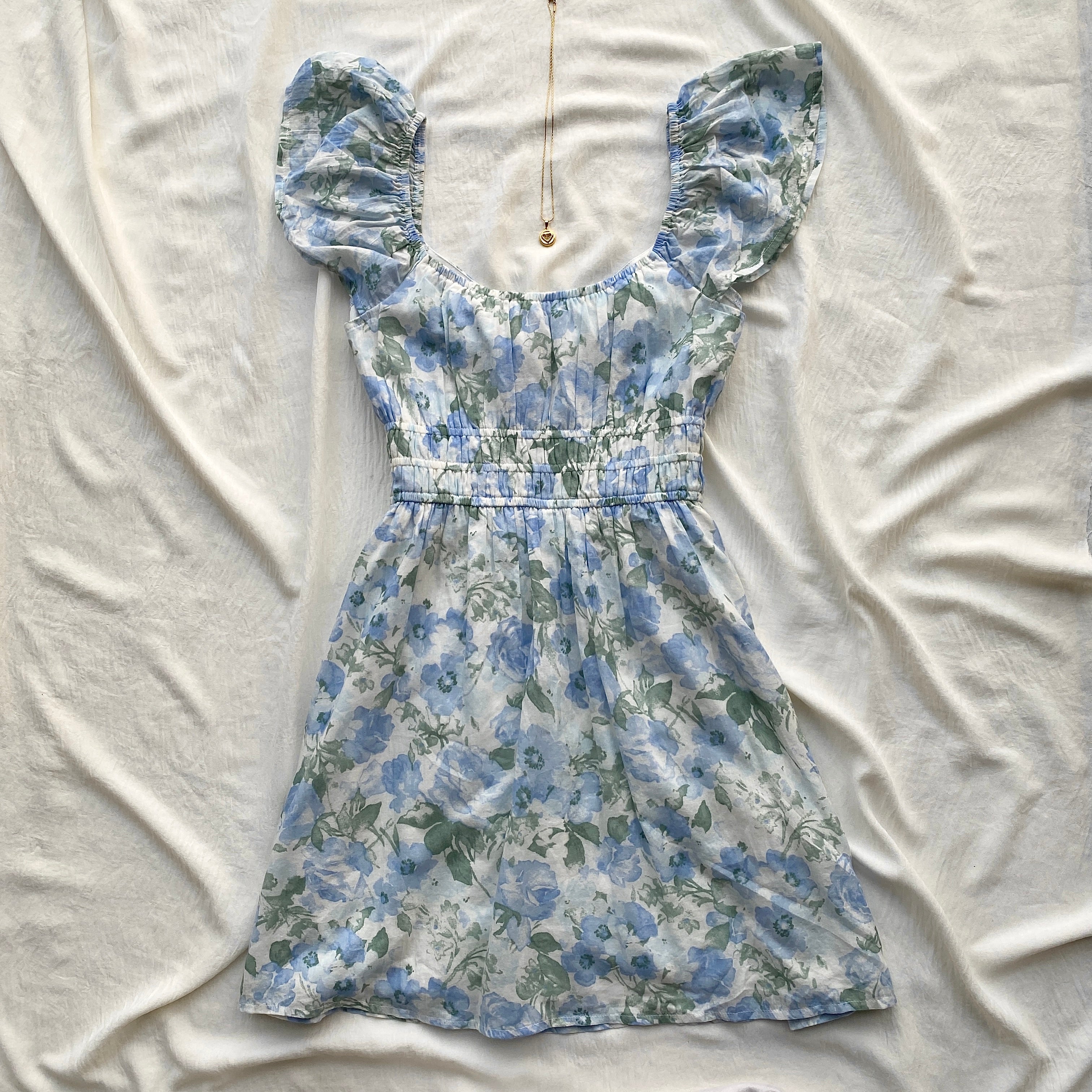 BLUE FLORAL DRESS FROM HOLLISTER (Bust : 30-34, Upper Waist : 24-28)