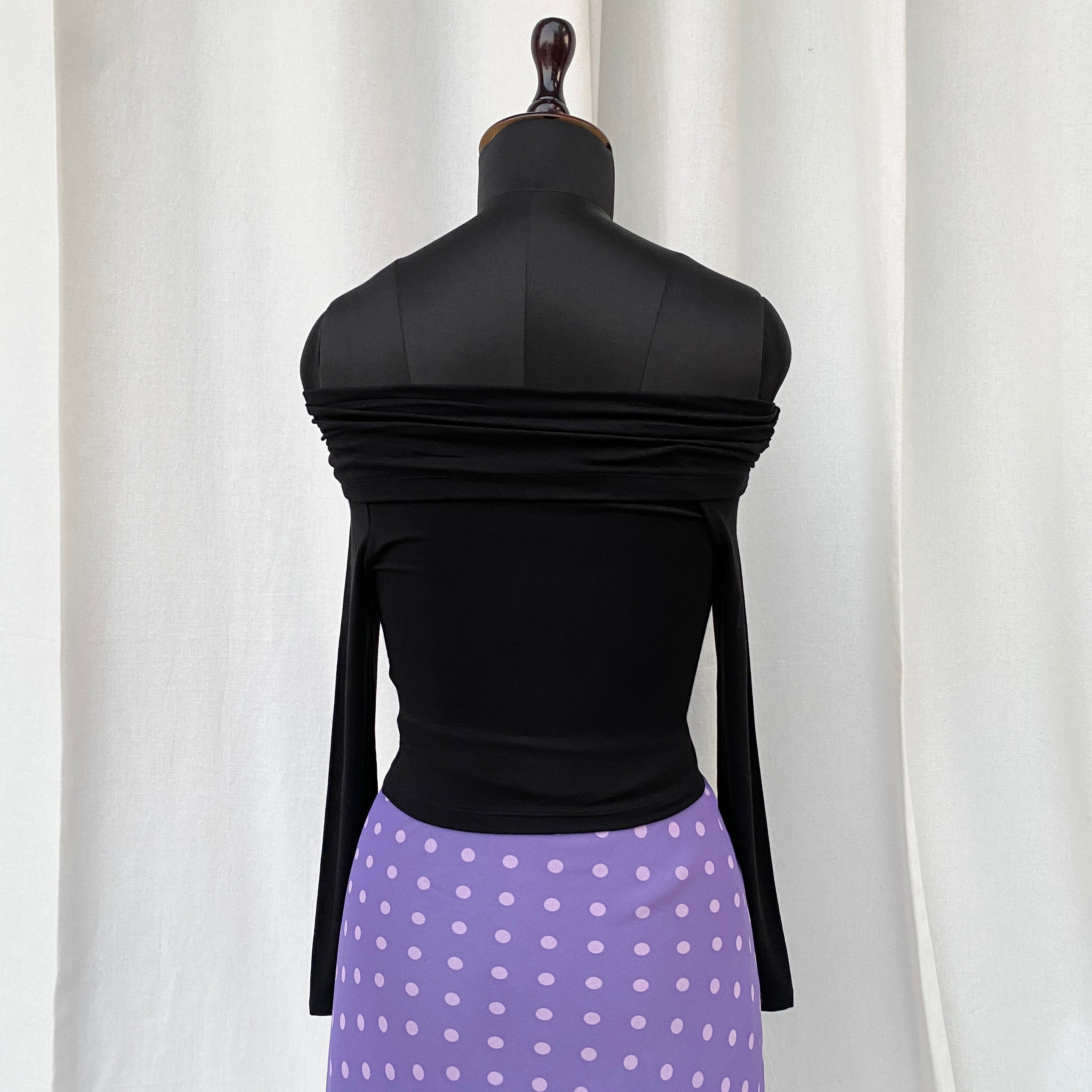 BLACK OFF SHOULDER TOP (Bust : 30-34, Upper Waist : 22-28)