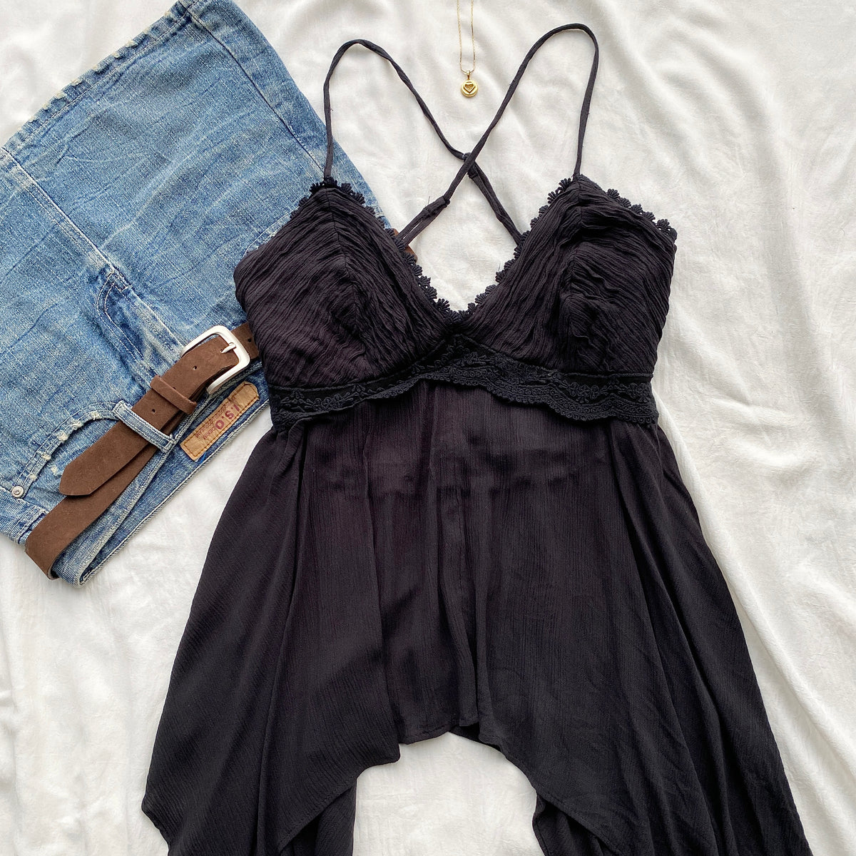 BLACK TOP FROM URBAN OUTFITTERS (Bust : 34-36, Upper Waist : 28-32)
