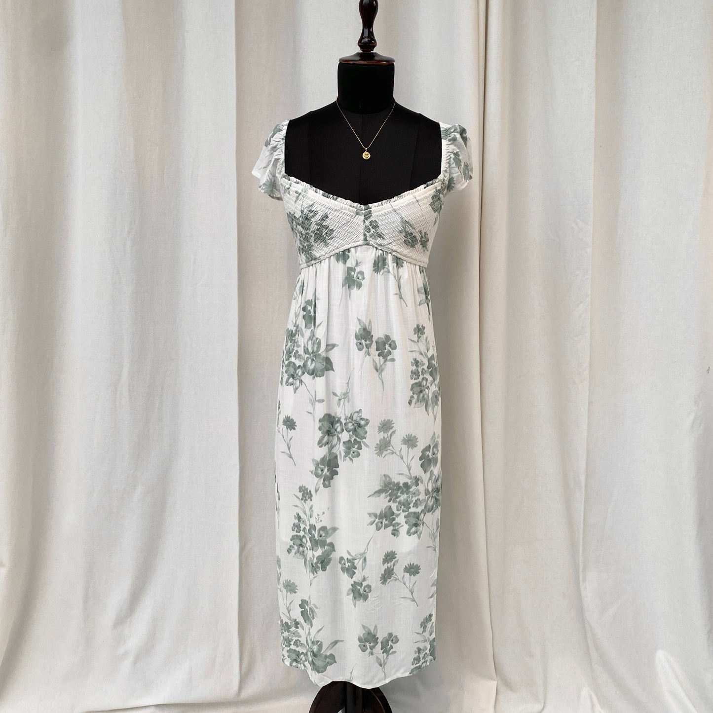 FLORAL MAXI DRESS FROM HOLLISTER (Bust : 30-34, Upper Waist : 28-34)