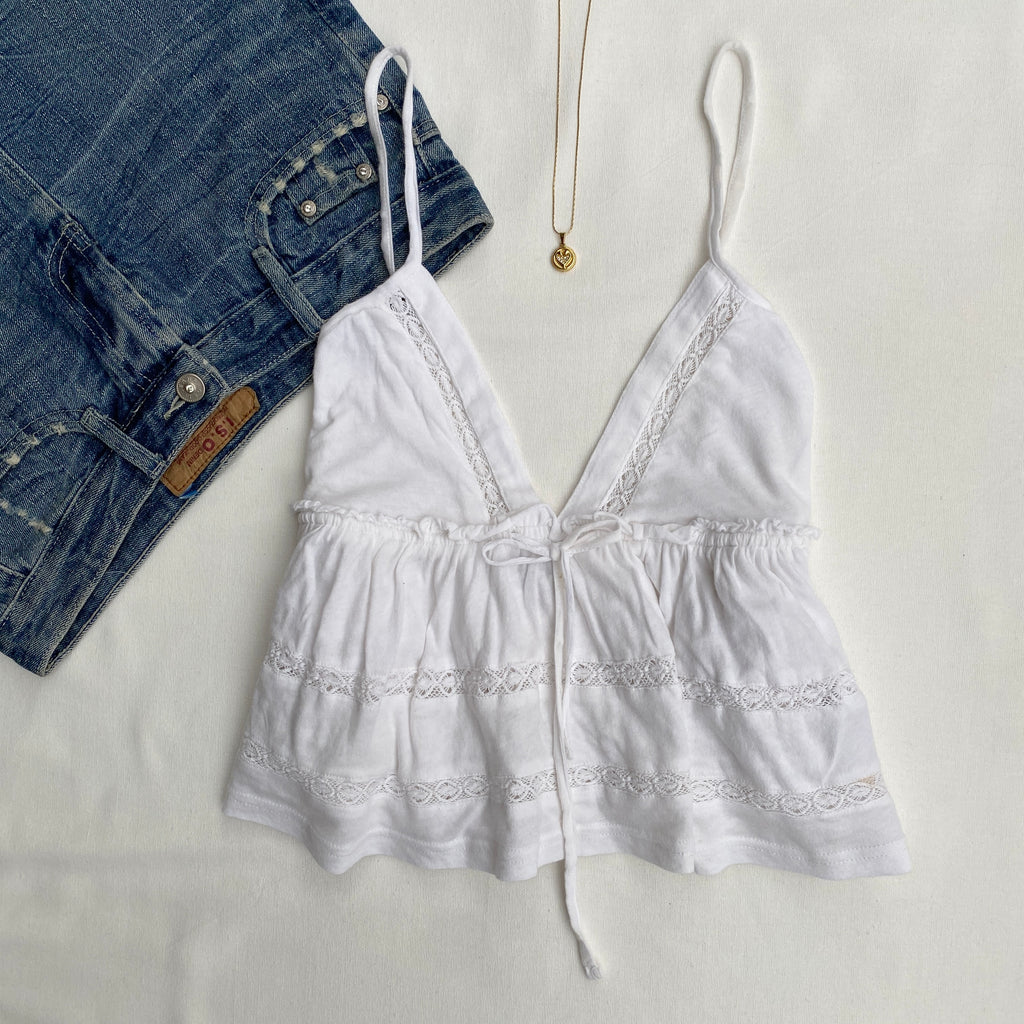 WHITE BABYDOLL TOP FROM URBAN OUTFITTERS (Bust : 34-36, Upper Waist : 28-36)