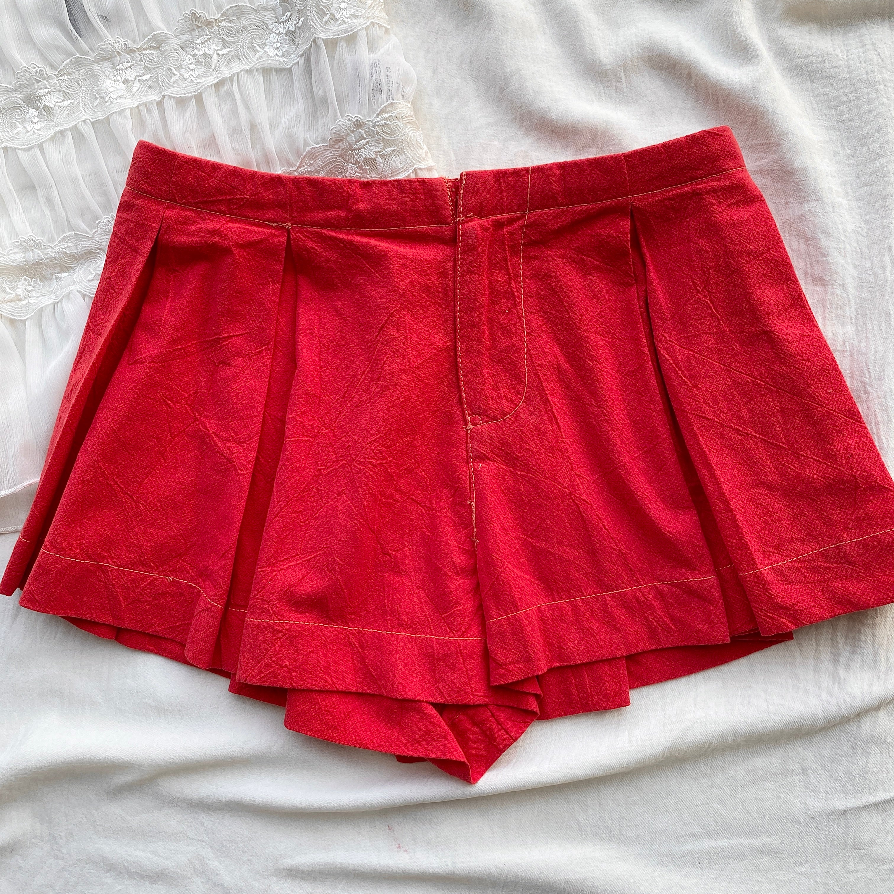 RED MINI TROUSER SHORTS (Waist : 30-34)
