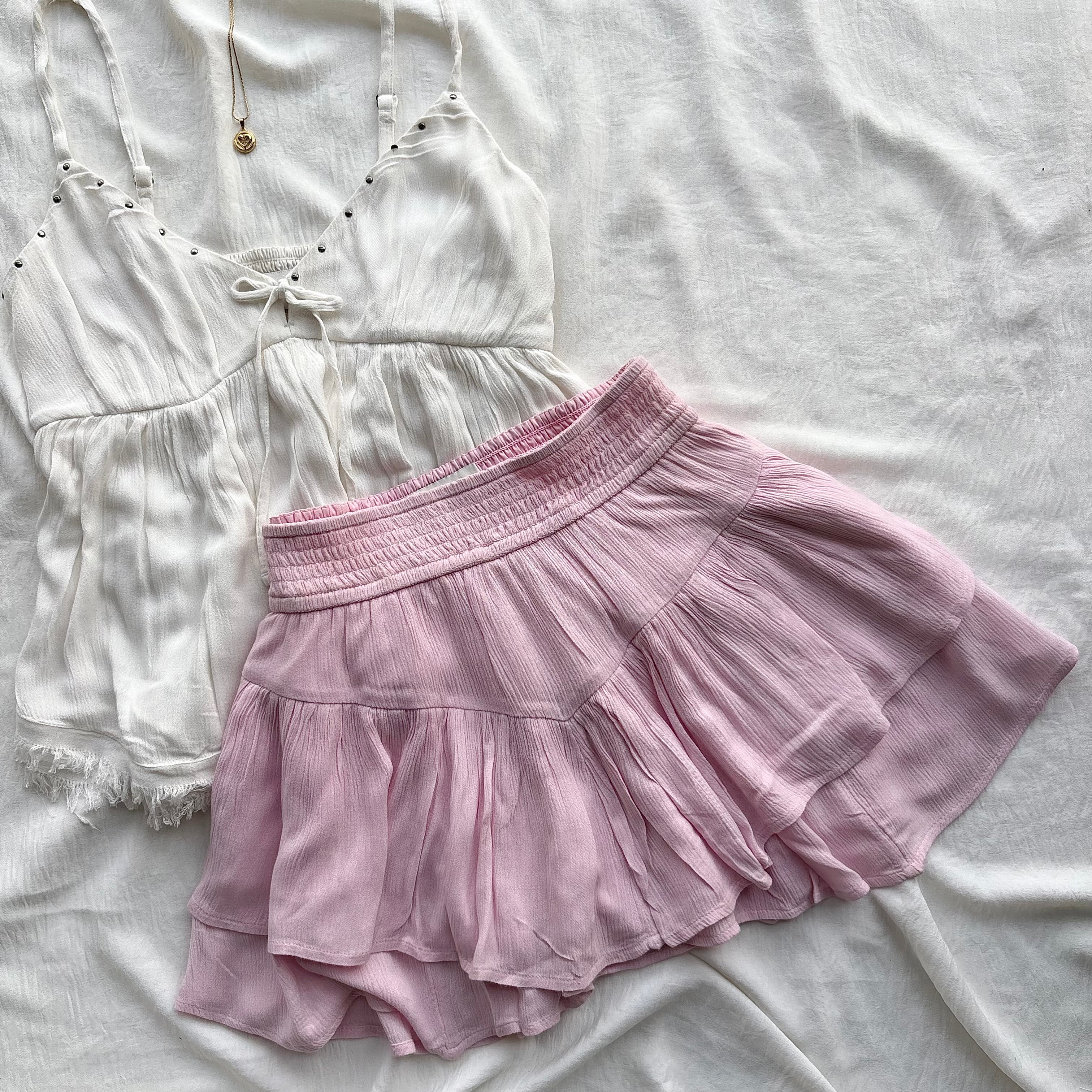 RUFFLE SKORT IN PINK FROM HOLLISTER (Waist : 24-28)