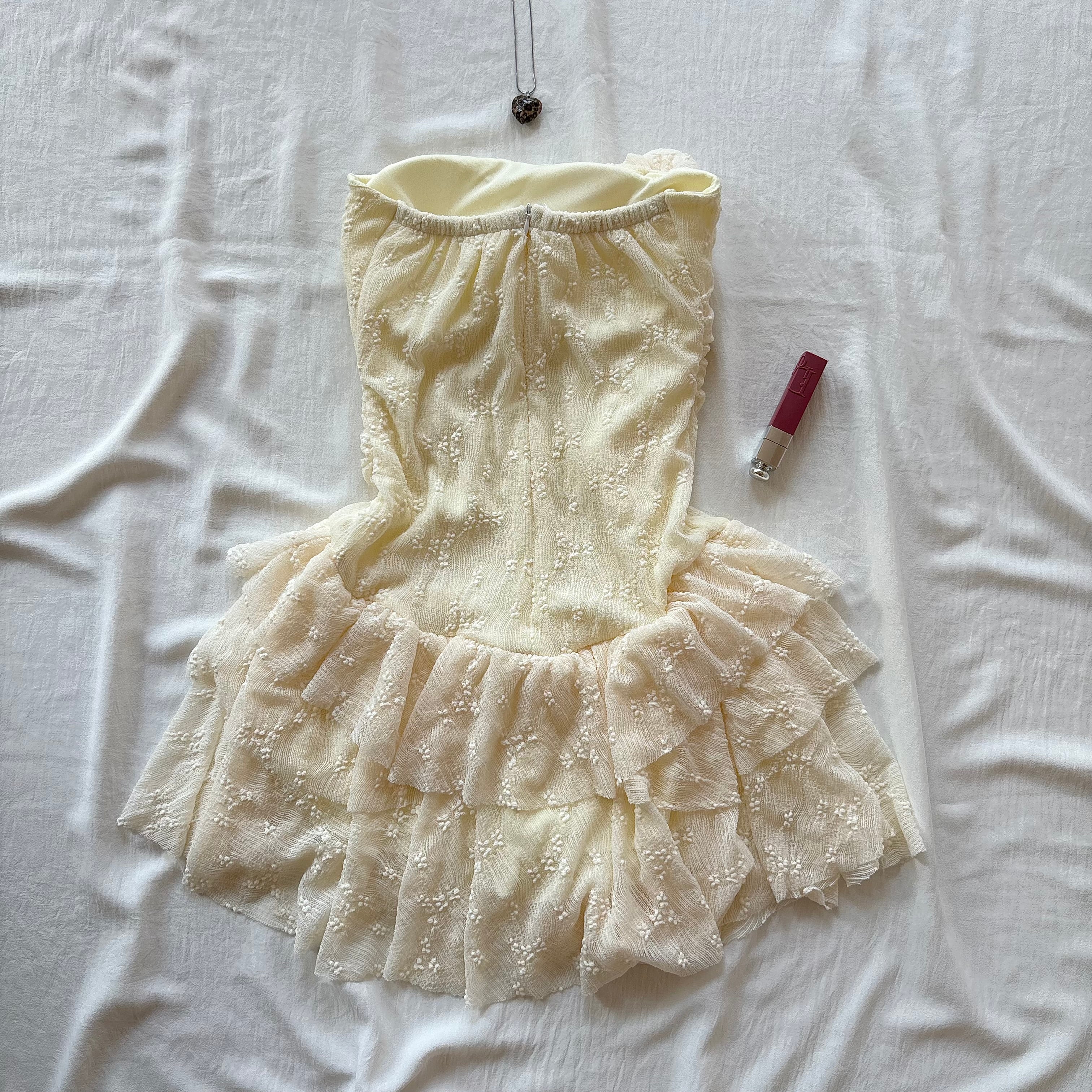 ROSE DRESS IN CREAM (Bust : 28-32, Upper Waist : 22-28)