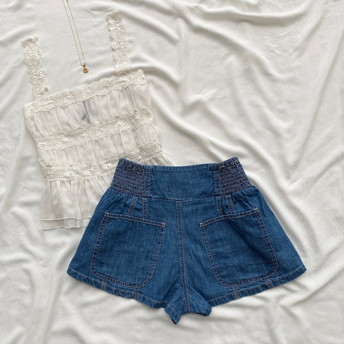 BLUE DENIM SHORTS FROM FREE PEOPLE (Waist : 26-32)