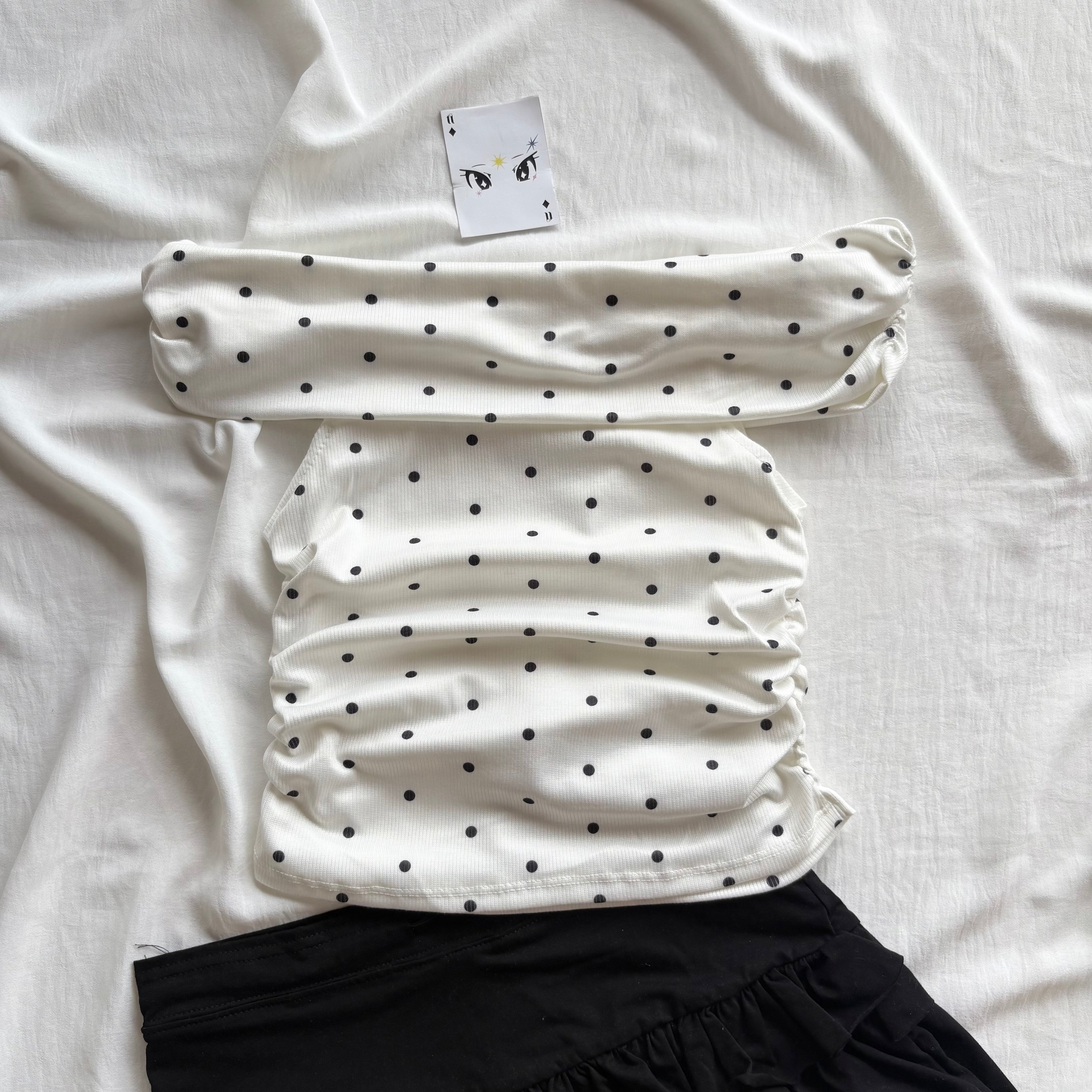 WHITE OFF SHOULDER TOP (Bust : 28-32, Upper Waist : 22-28)