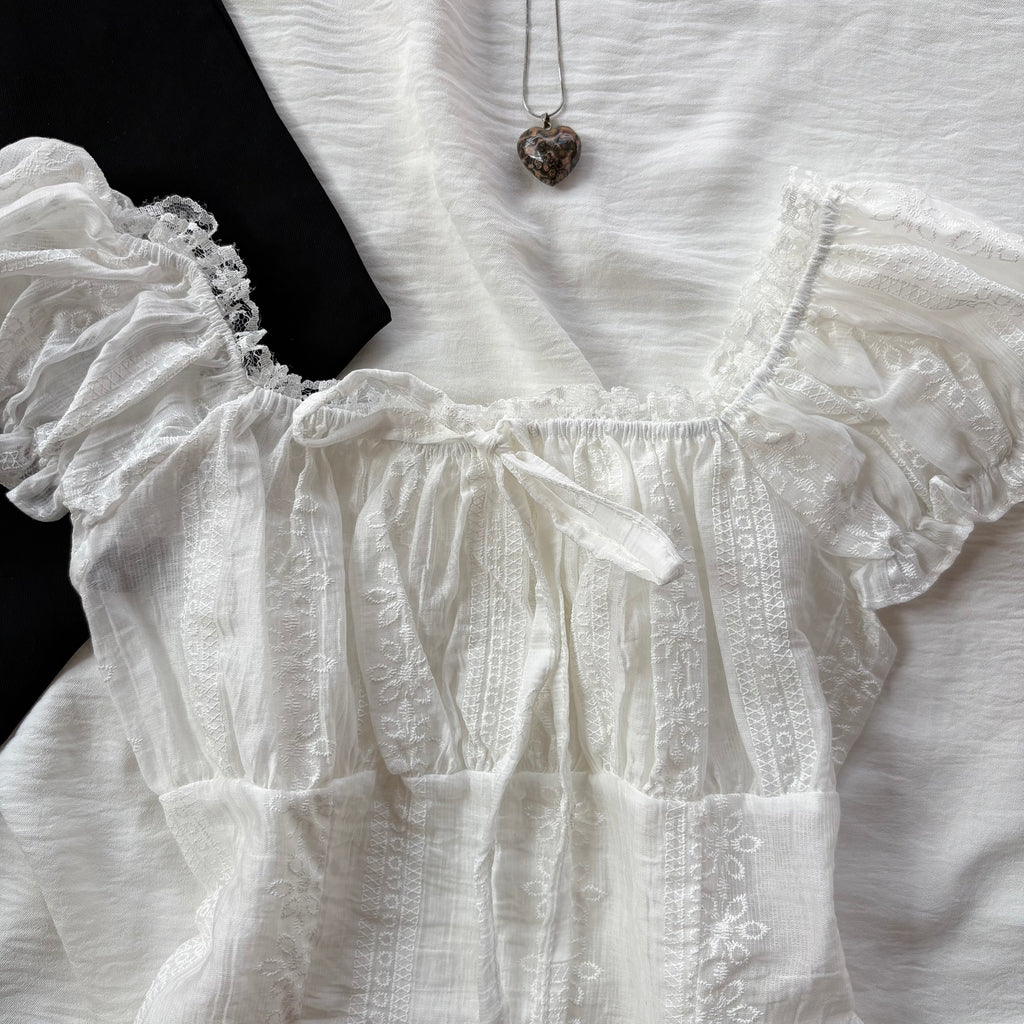 WHITE TOP (Bust : 28-34, Upper Waist : 24-28)