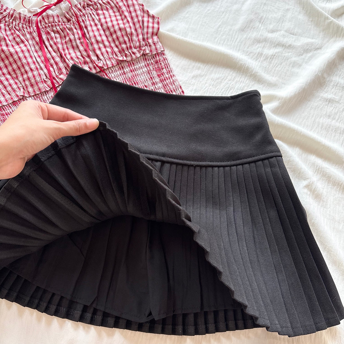 MIU SKIRT IN BLACK (Sizes available)