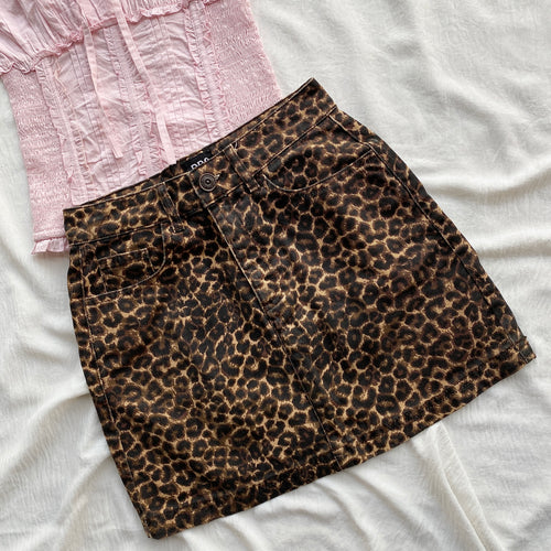 ANIMAL PRINT SKIRT FROM URBAN OUTFITTERS (Waist : 24-26)