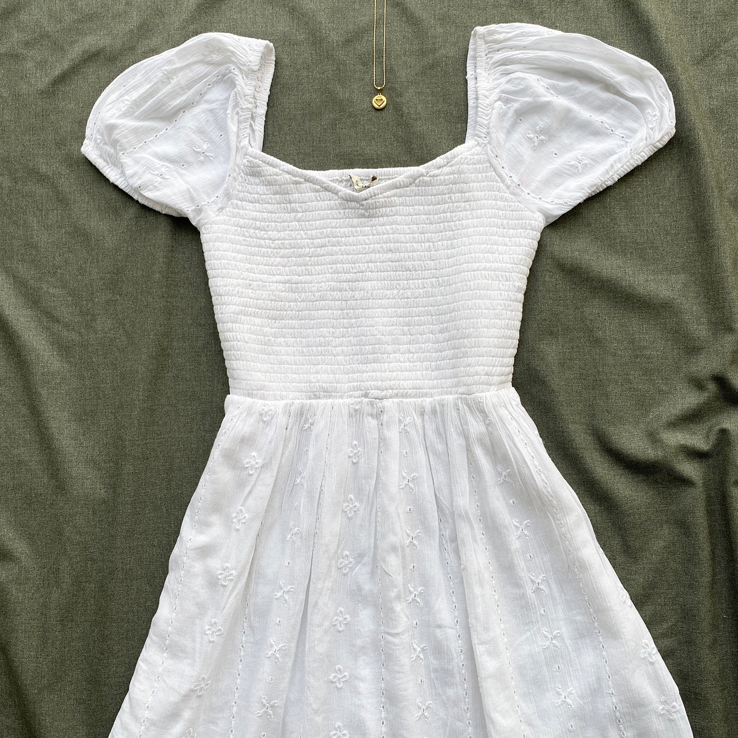 WHITE DRESS FROM HOLLISTER (Bust : 28-32, Upper Waist : 23-28)