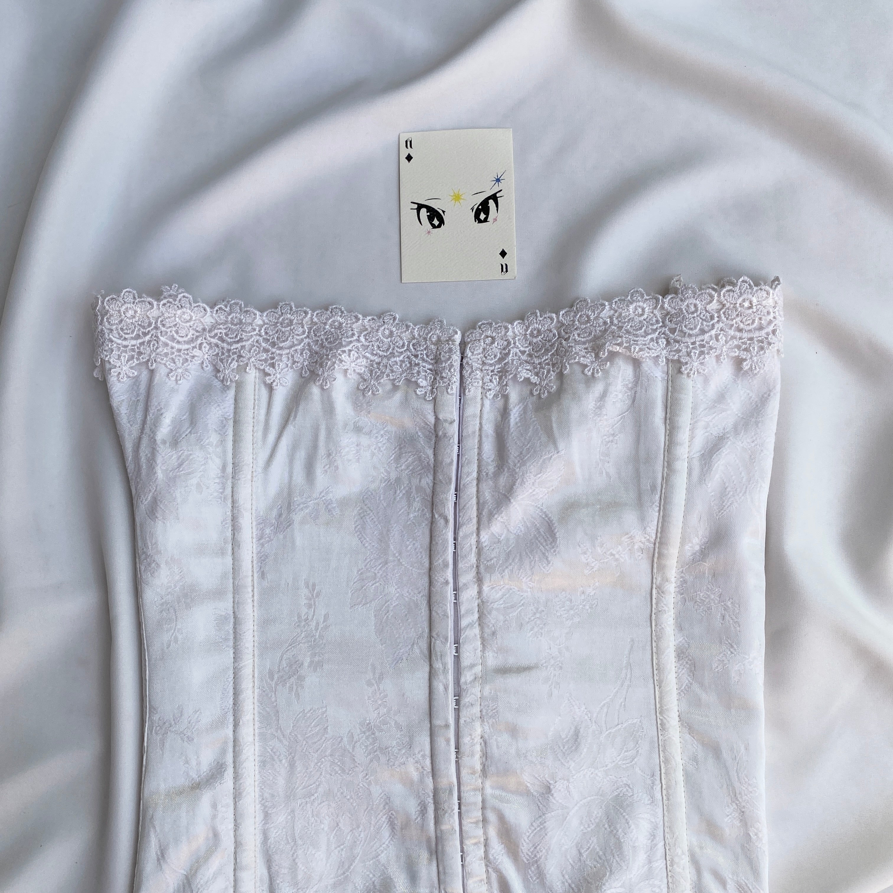 WHITE CORSET (Bust : 34-38, Upper Waist : 32-36)