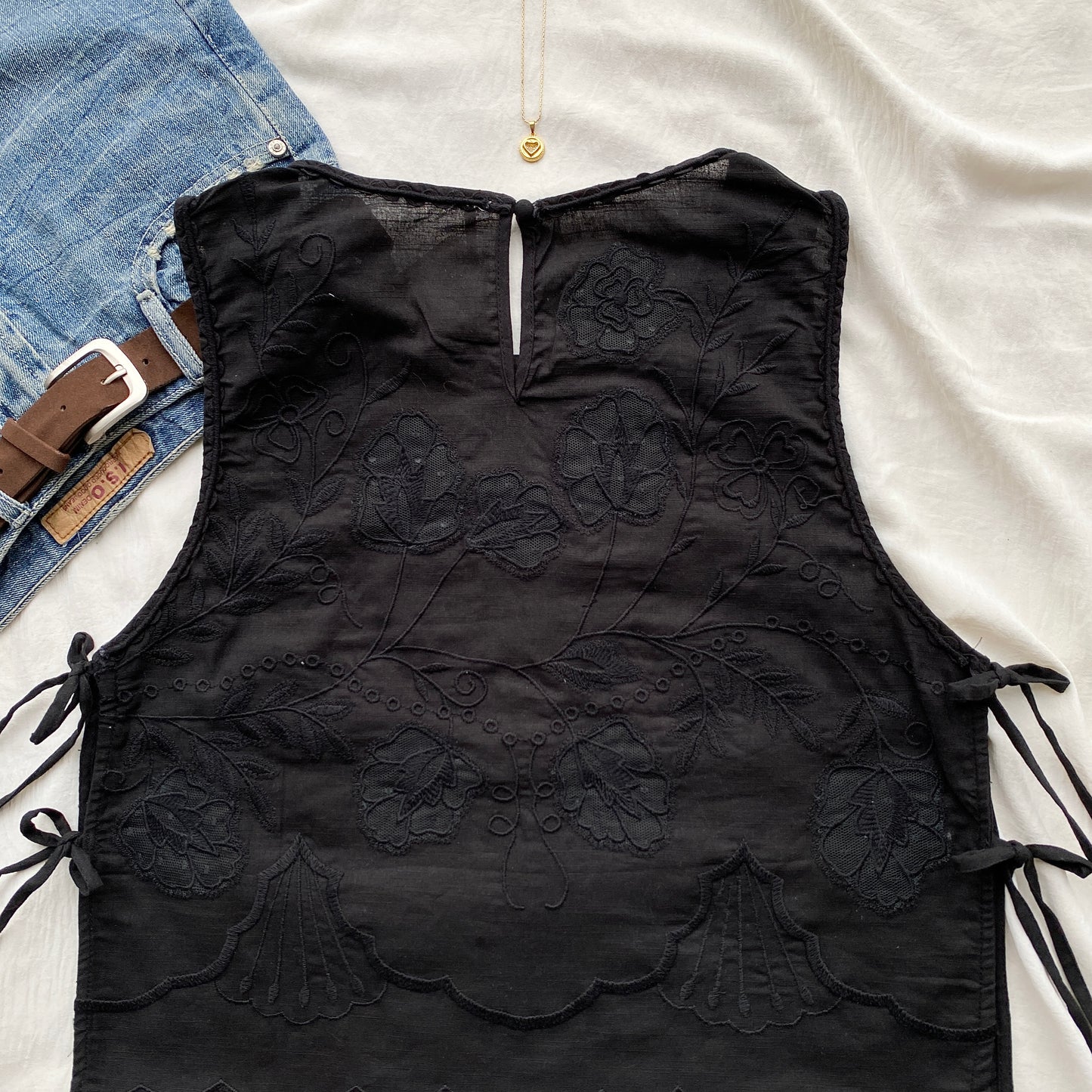 BLACK TOP (Bust : 36-38, Upper Waist : 30-34)